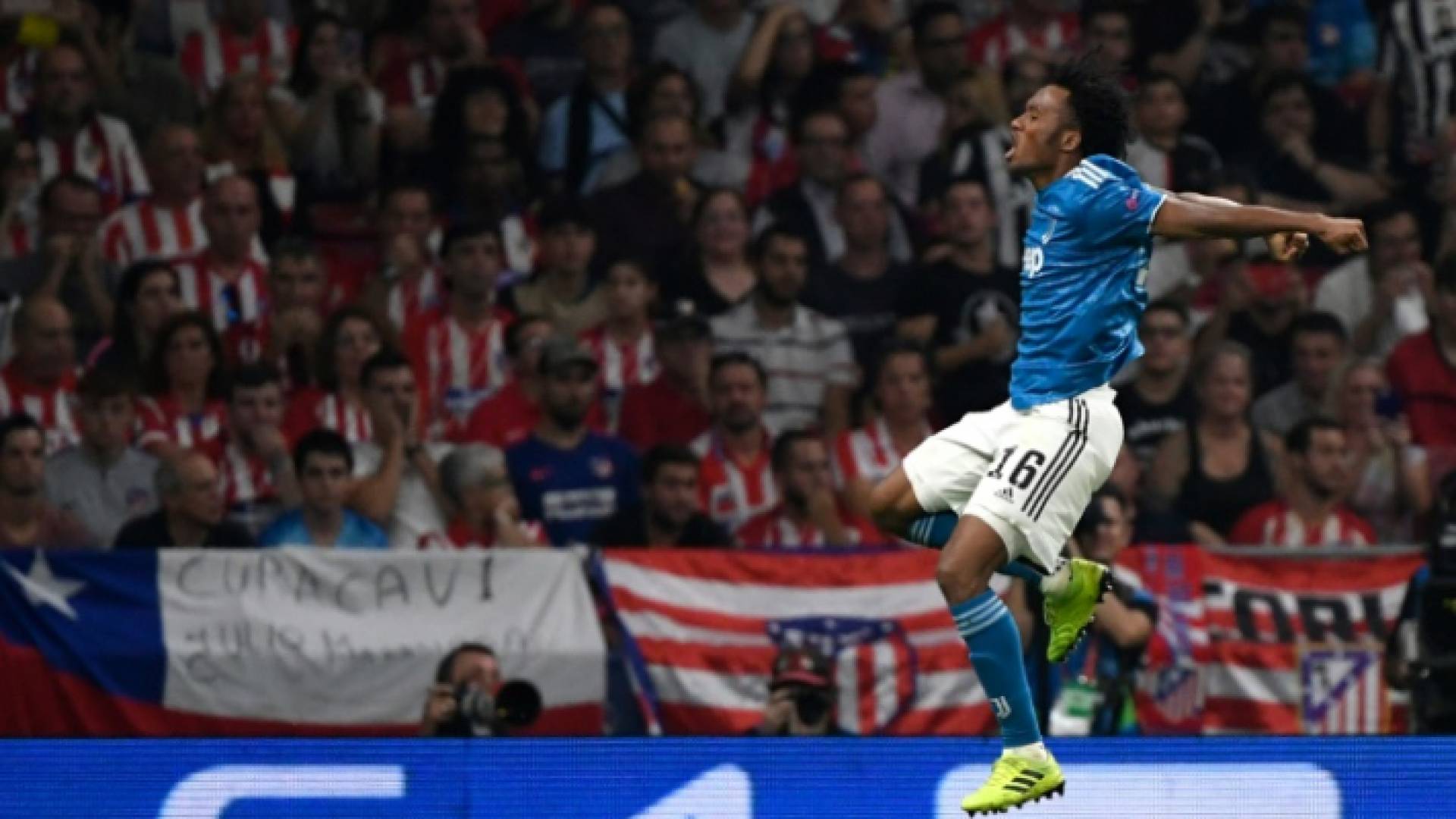 يوفنتوس يمدد عقد كوادرادو حتى 2022