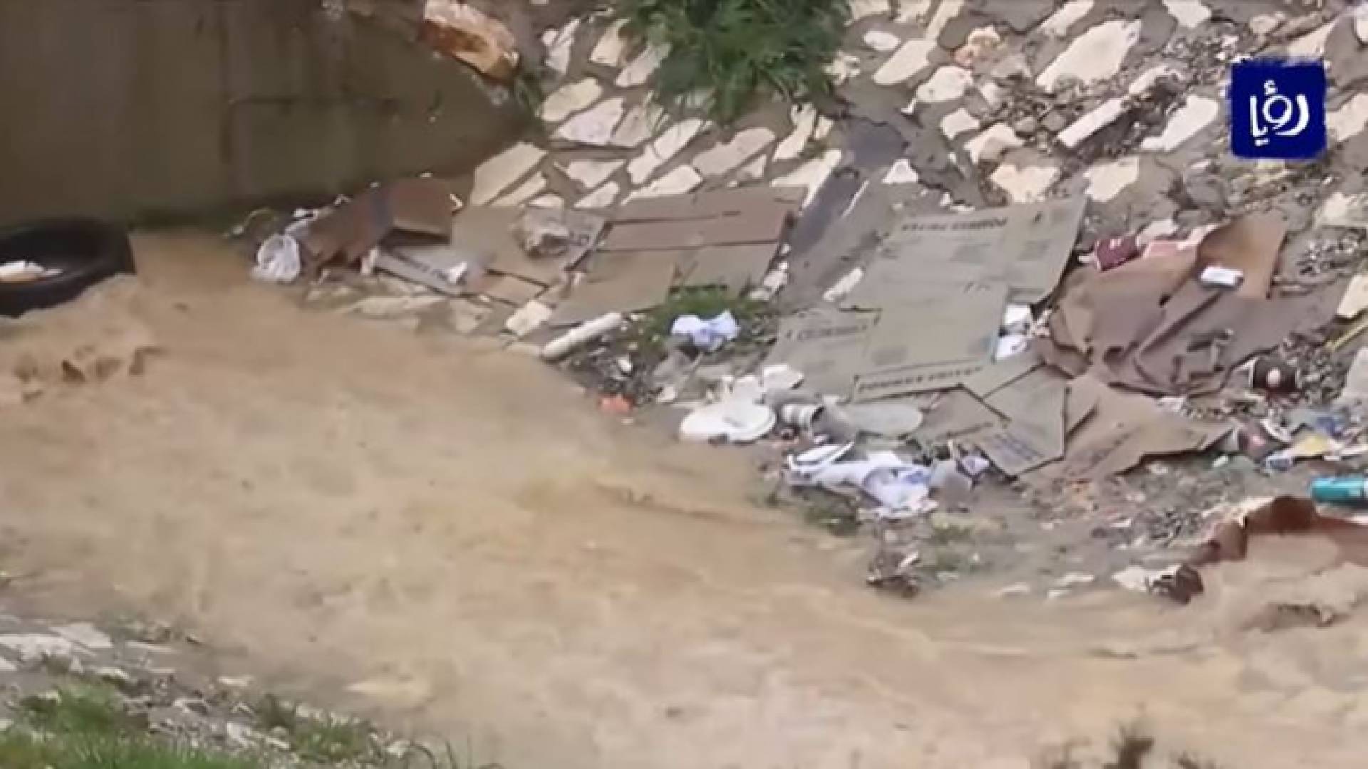 جهود لتفادي مشكلات تجمع مياه الأمطار في الرمثا