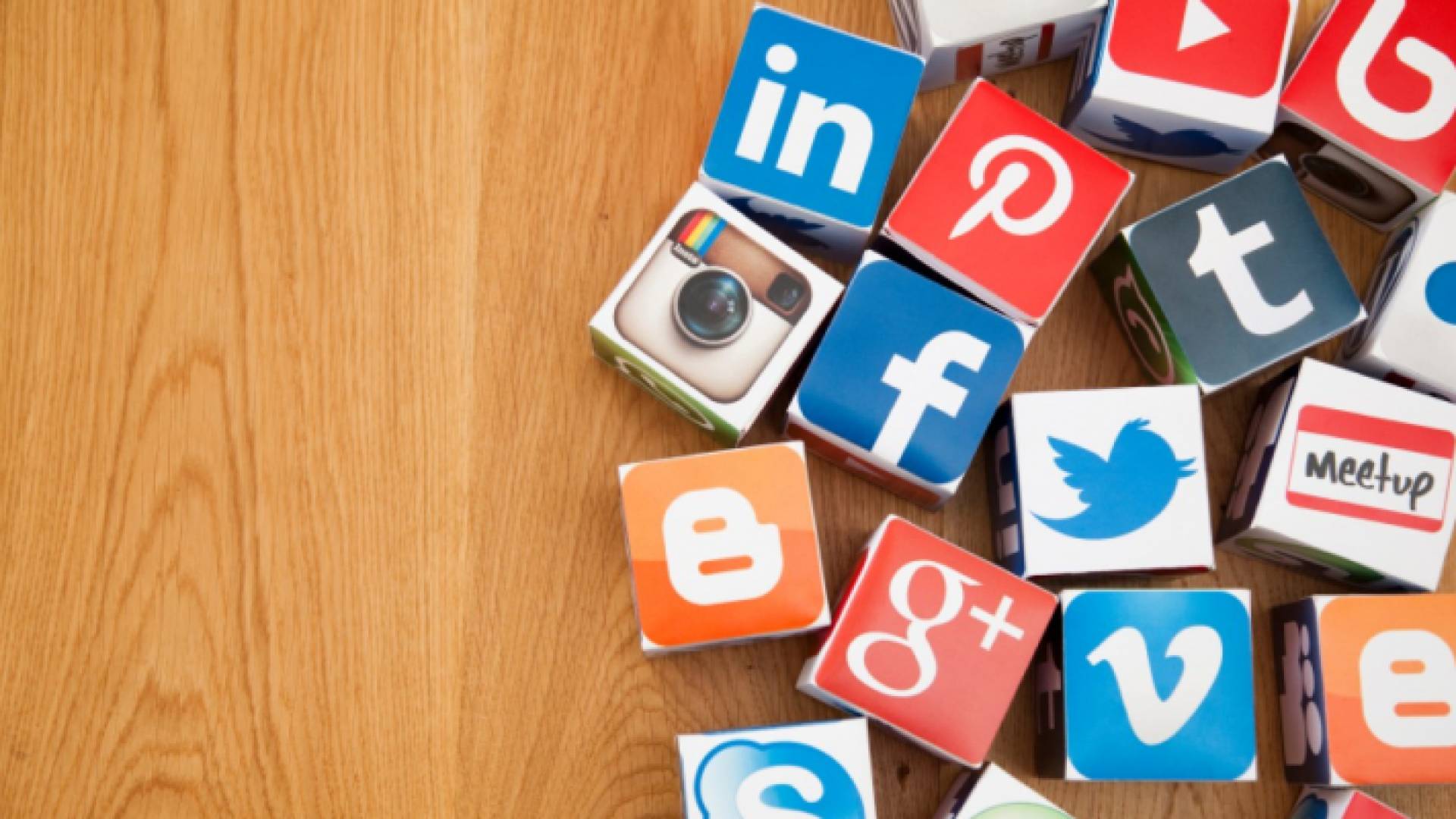 مواقع التواصل الاجتماعي