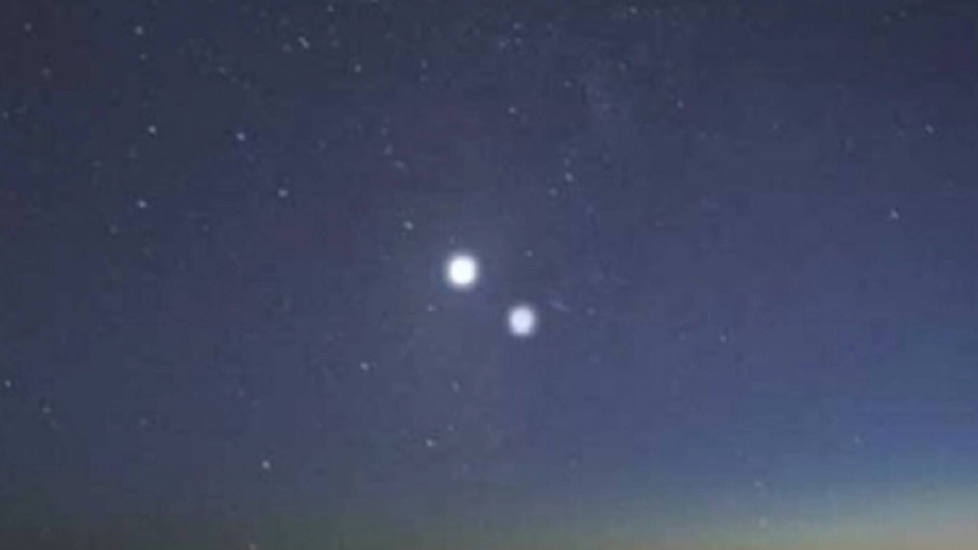 يمكن لك إشراك أطفالك أو أطفال العائلة لتأمل الظاهرة