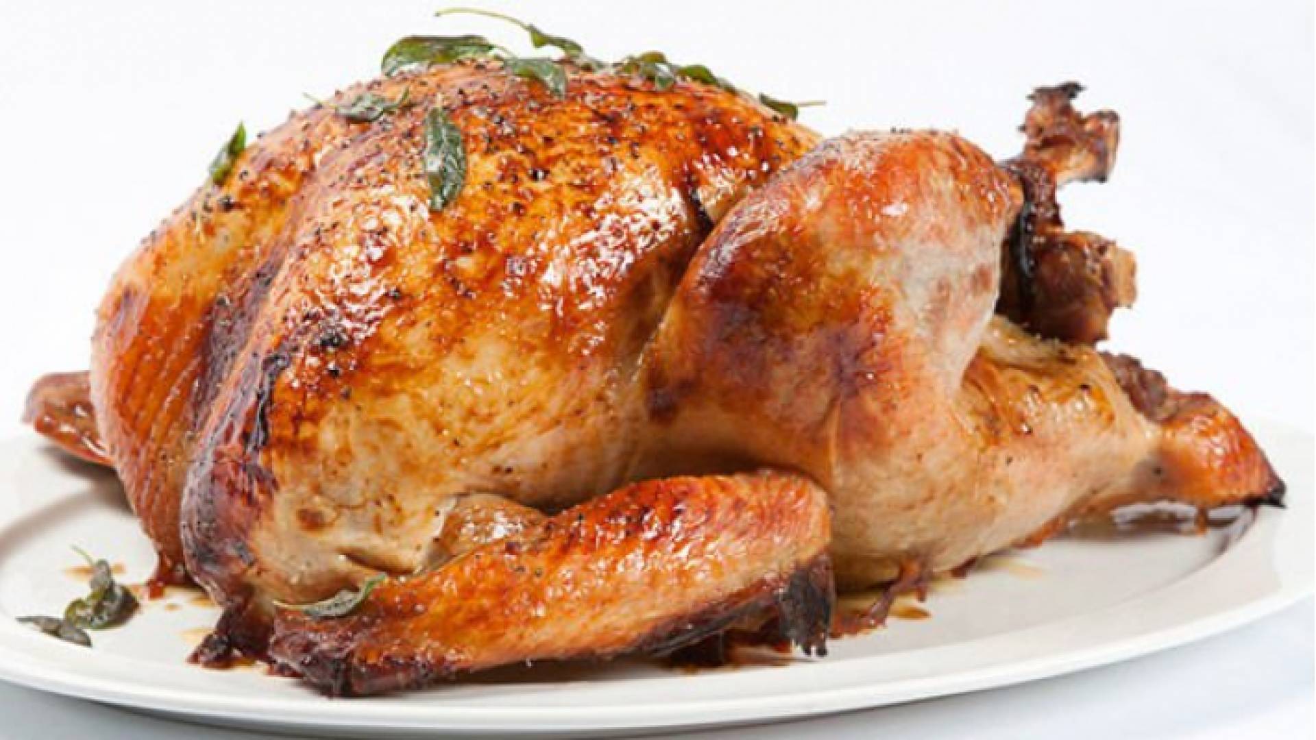 الخبراء ينصحون بعدم غسل الديك الرومي قبل شويه