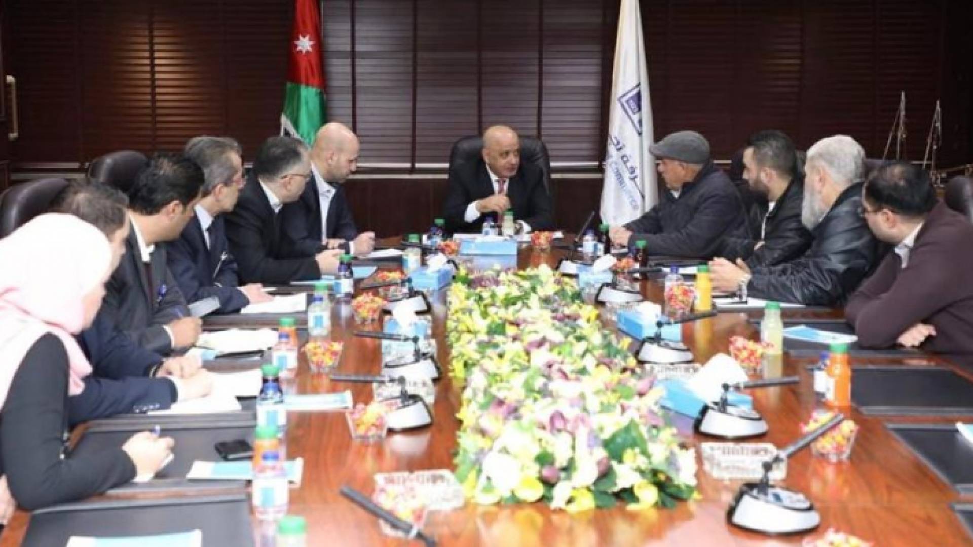 تجار طبربور يفوضون تجارة عمان للمطالبة بتعويضهم عن اضرار "الباص السريع"