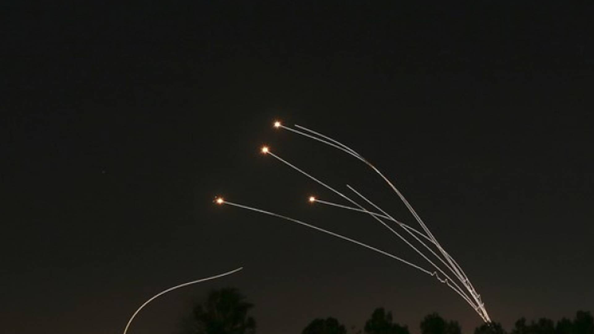 إطلاق 3 صواريخ من غزة على المستوطنات