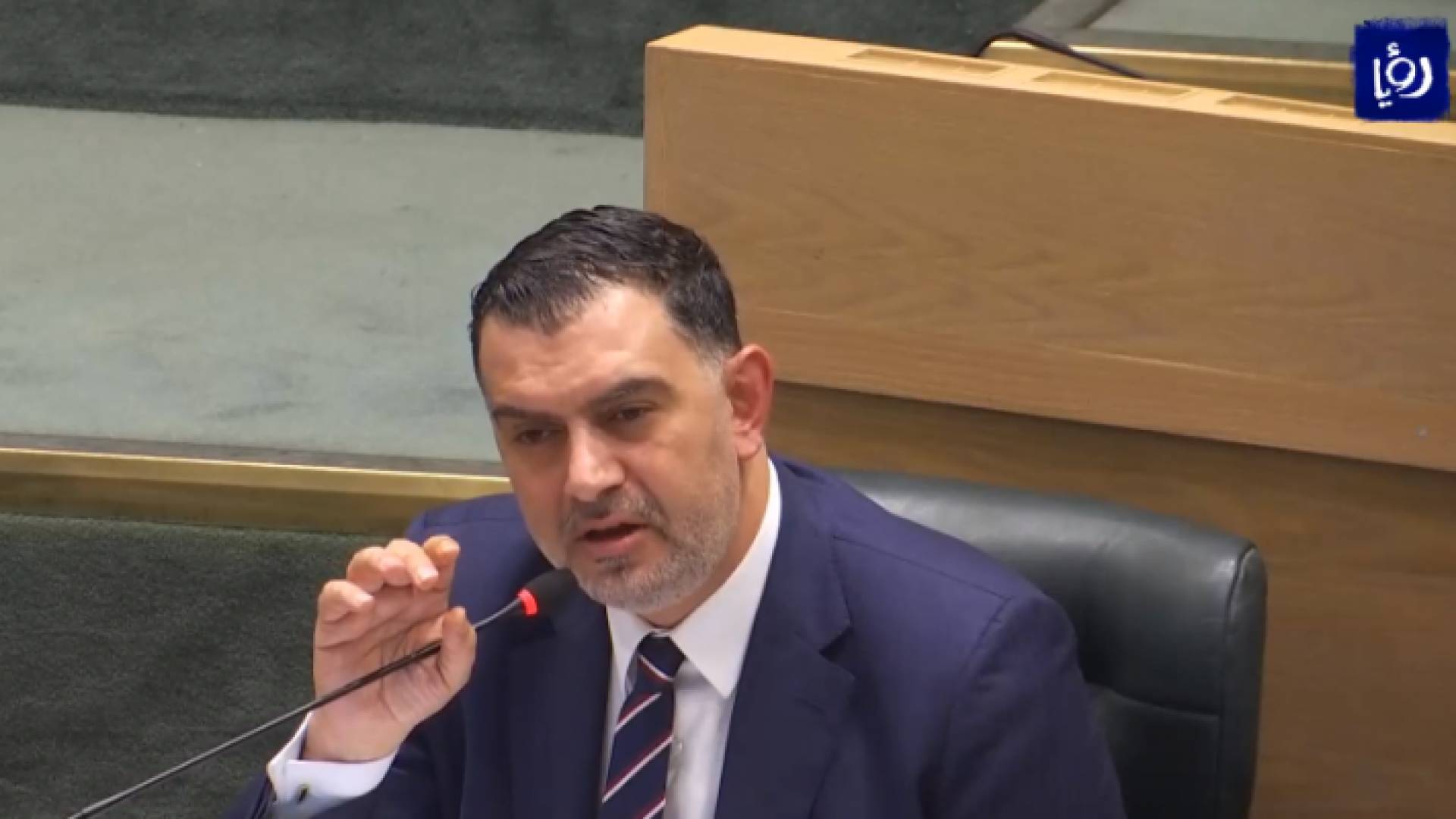 وزير العمل نضال البطاينة