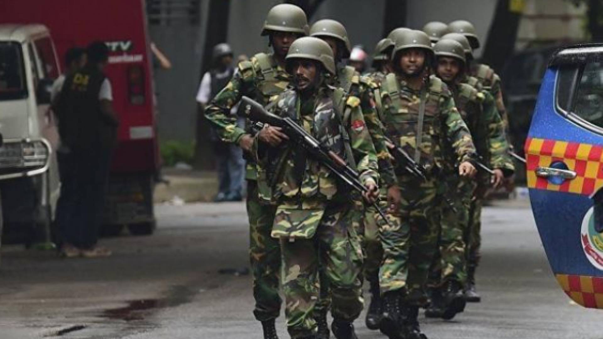 الاعدام لـ7 متهمين قتلوا 22 شخصا في بنغلادش