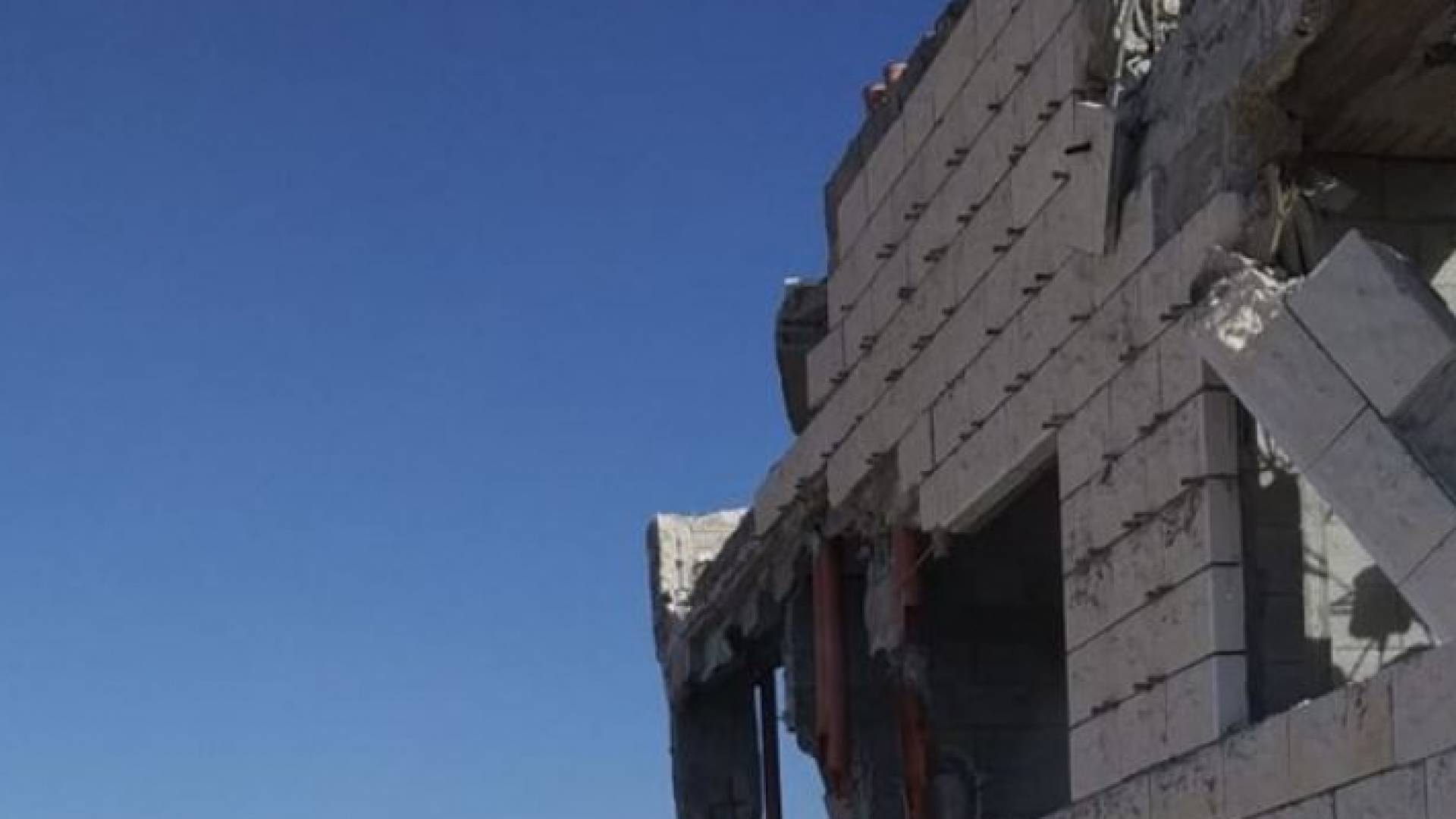 من موقع الهدم