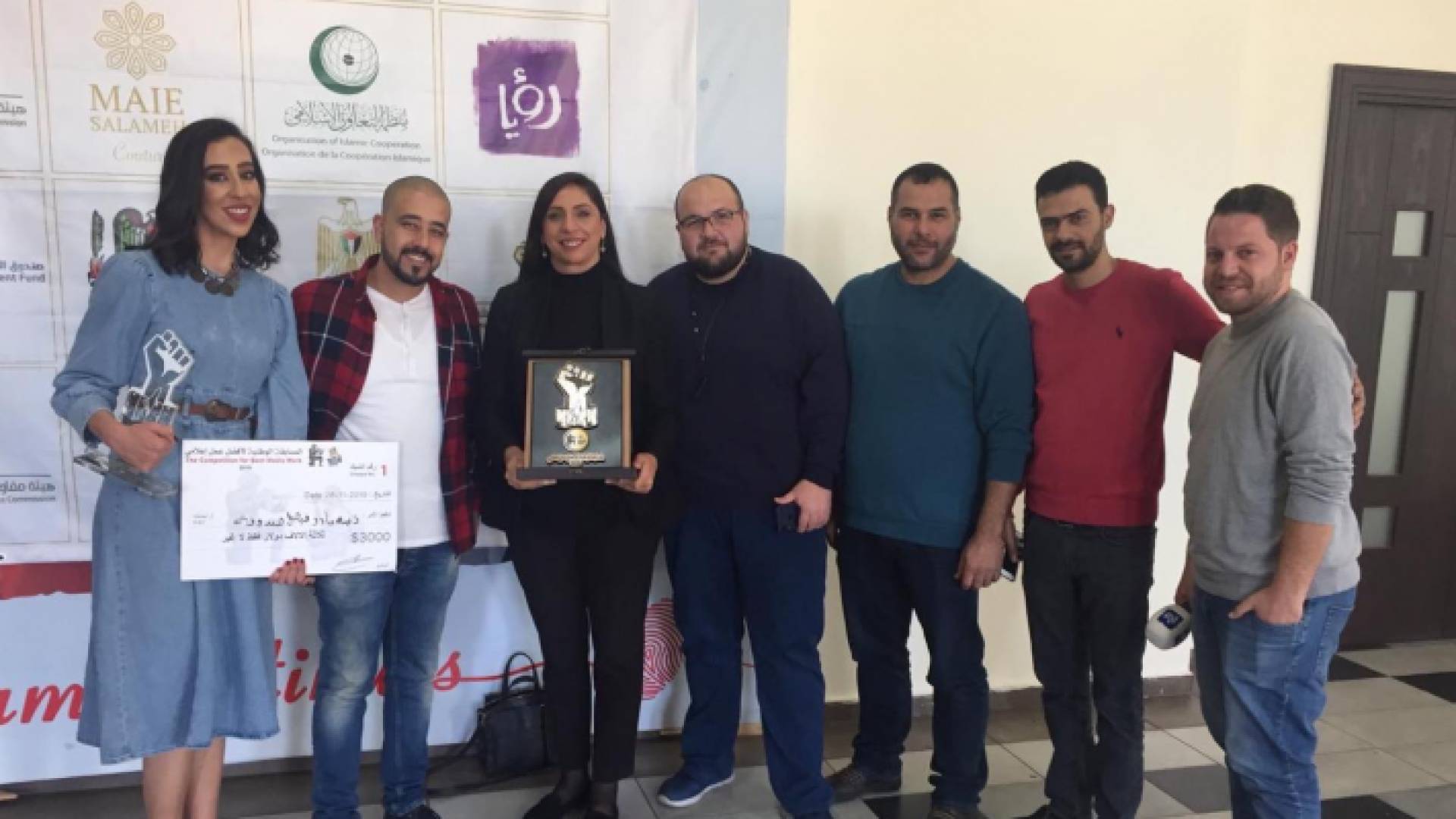 "رؤيا فلسطين " تفوز بجائزة أفضل عمل إعلامي في مسابقة هيئة الجدار والاستيطان