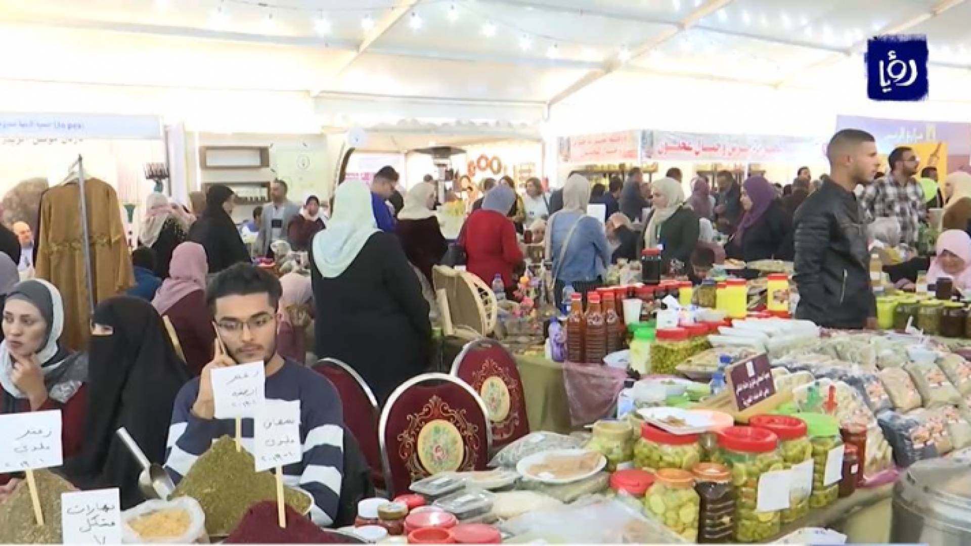 مهرجان الزيتون يستقطب الأردنيين بمنتجاته المتميزة