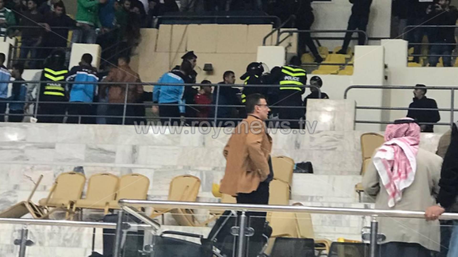 أحداث شغب في مباراة الوحدات والأهلي بدوري السلة