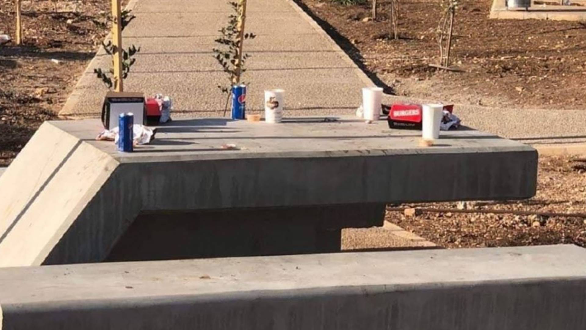 الامانة تعلق على صور النفايات بحدائق الملك عبدالله في المقابلين