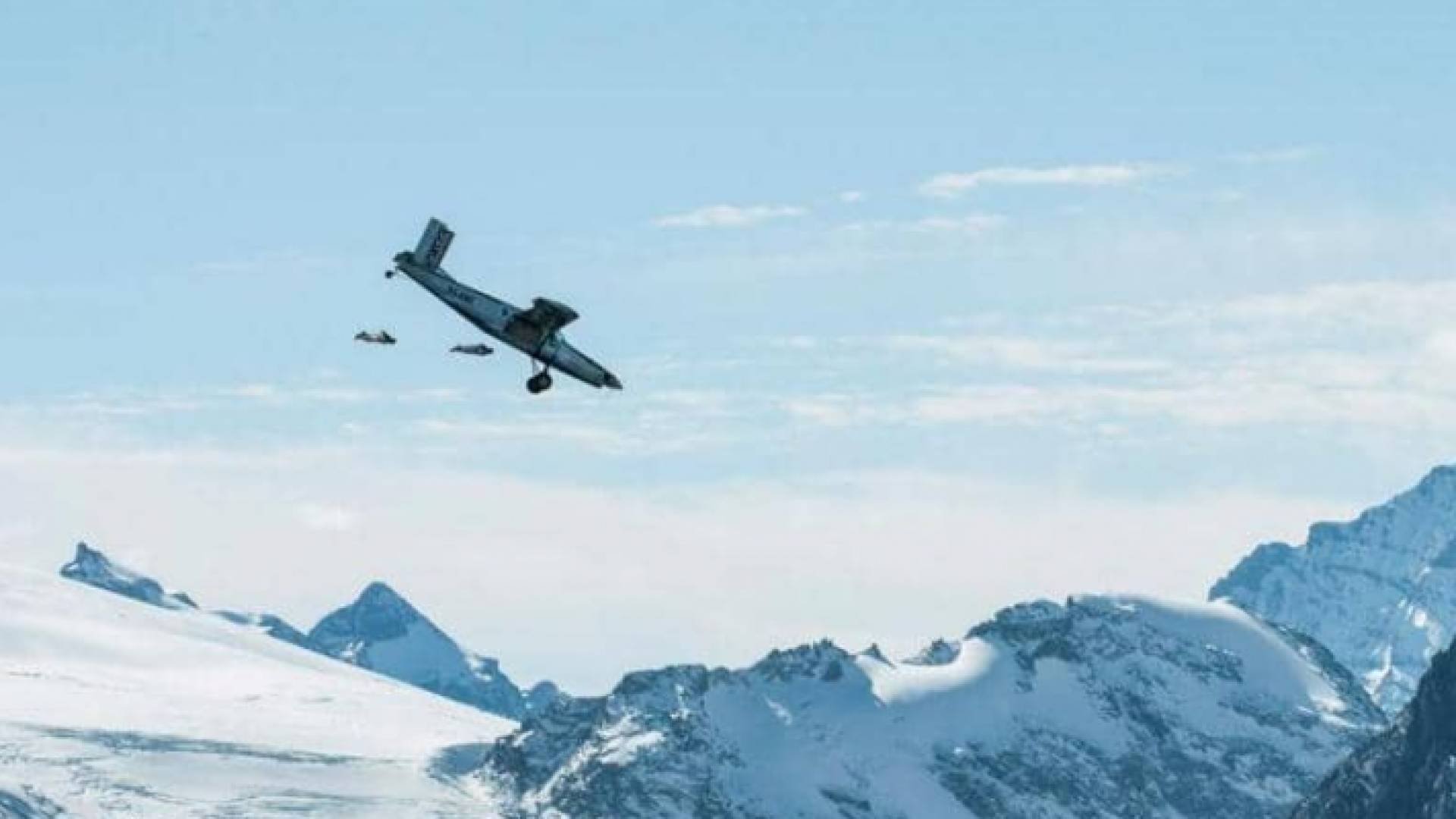 وقع حادث تحطم الطائرة في وقت حذرت السلطات من العواصف