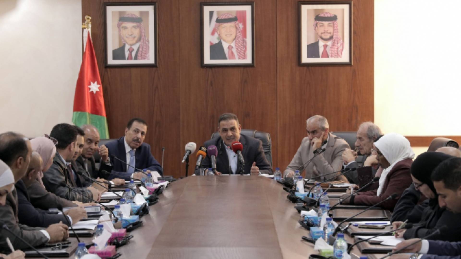 من الاجتماع