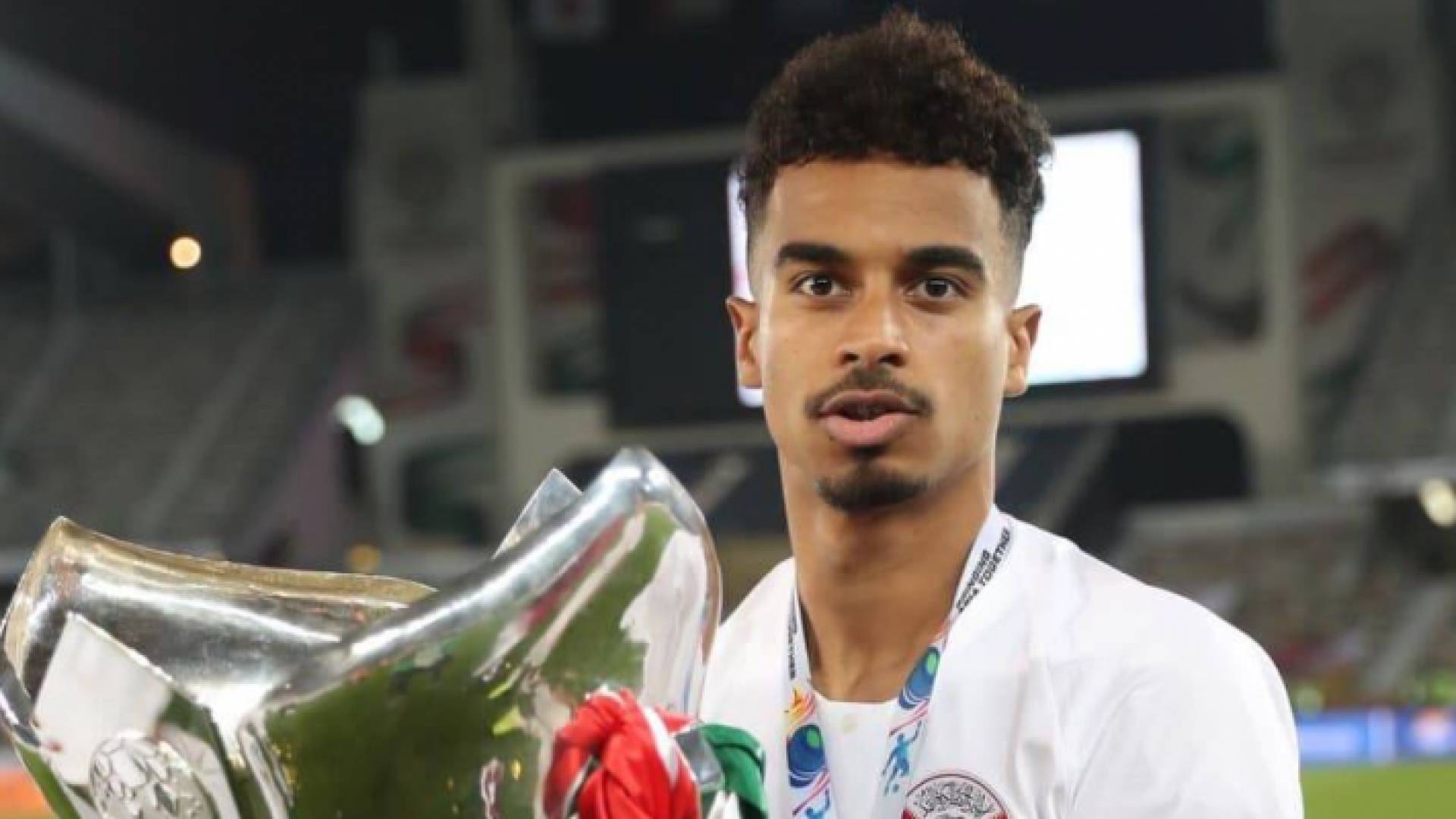 لاعب المنتخب القطري أكرم عفيف