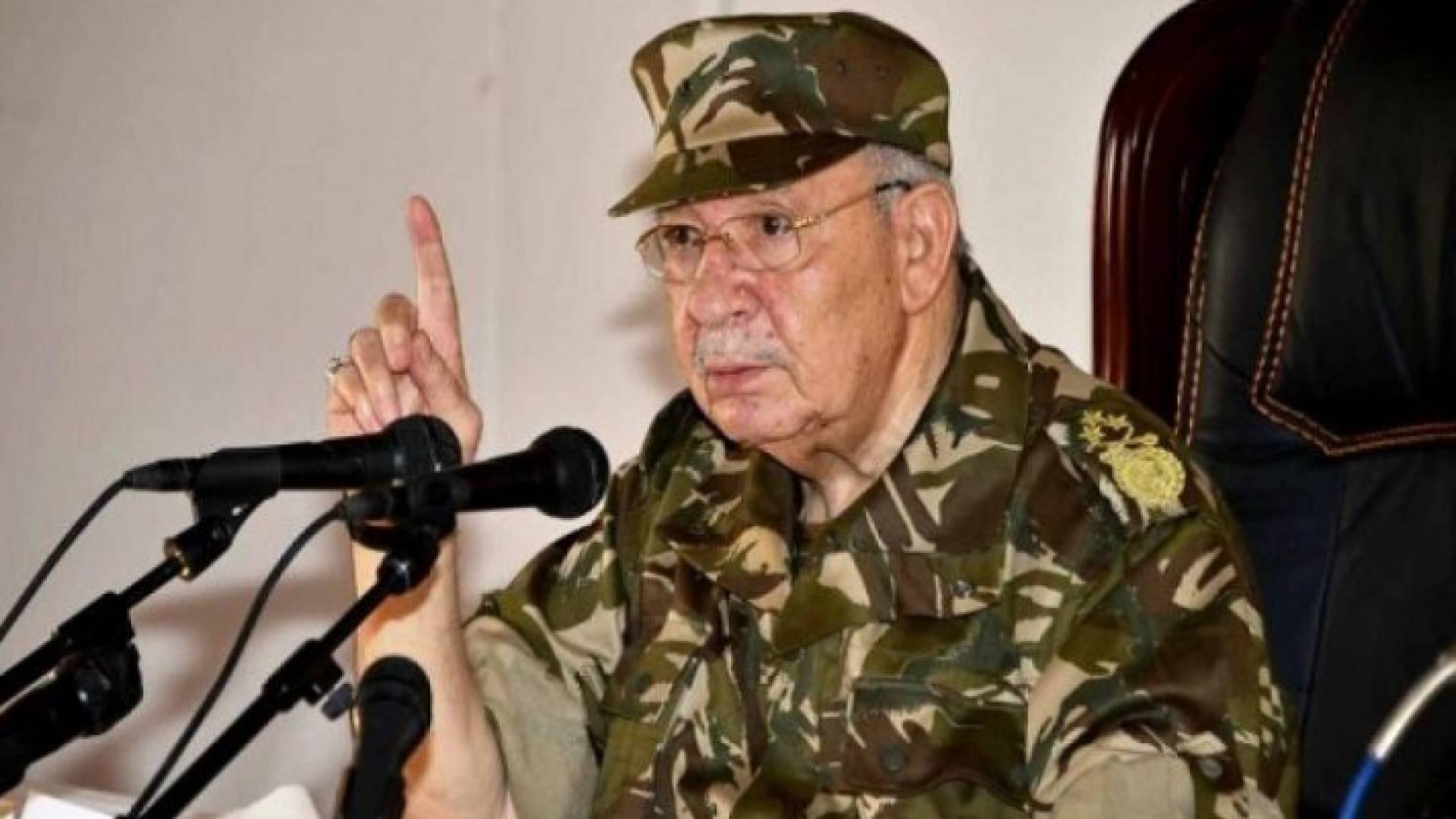 رئيس أركان الجيش الجزائري الفريق أحمد قايد صالح