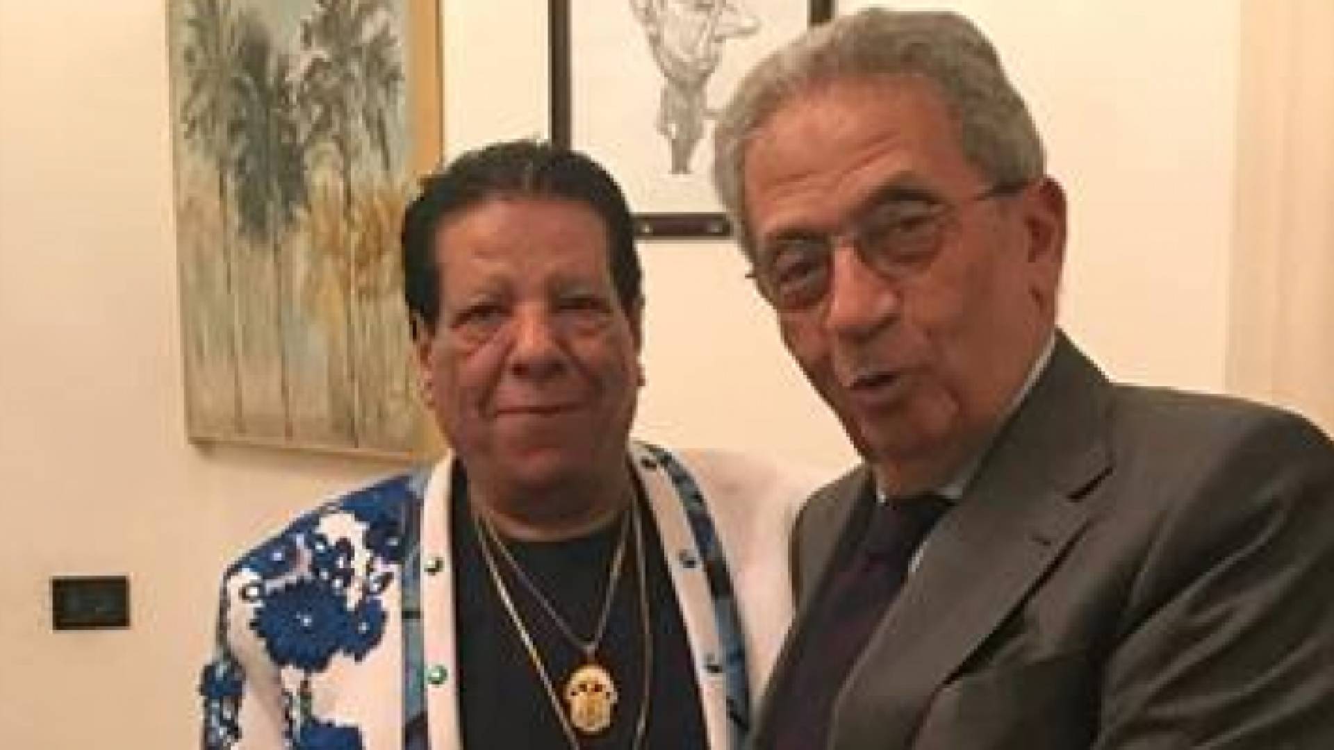 عمرو موسى والفنان الرحل شعبان عبدالرحيم