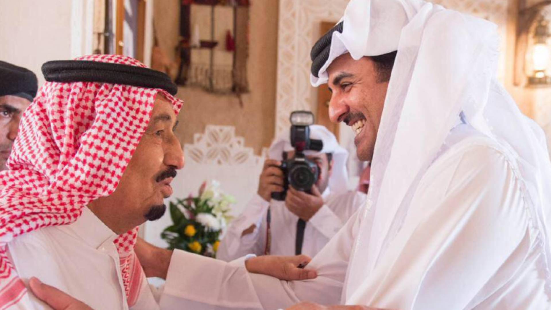 الملك سلمان والشيخ تميم بن حمد