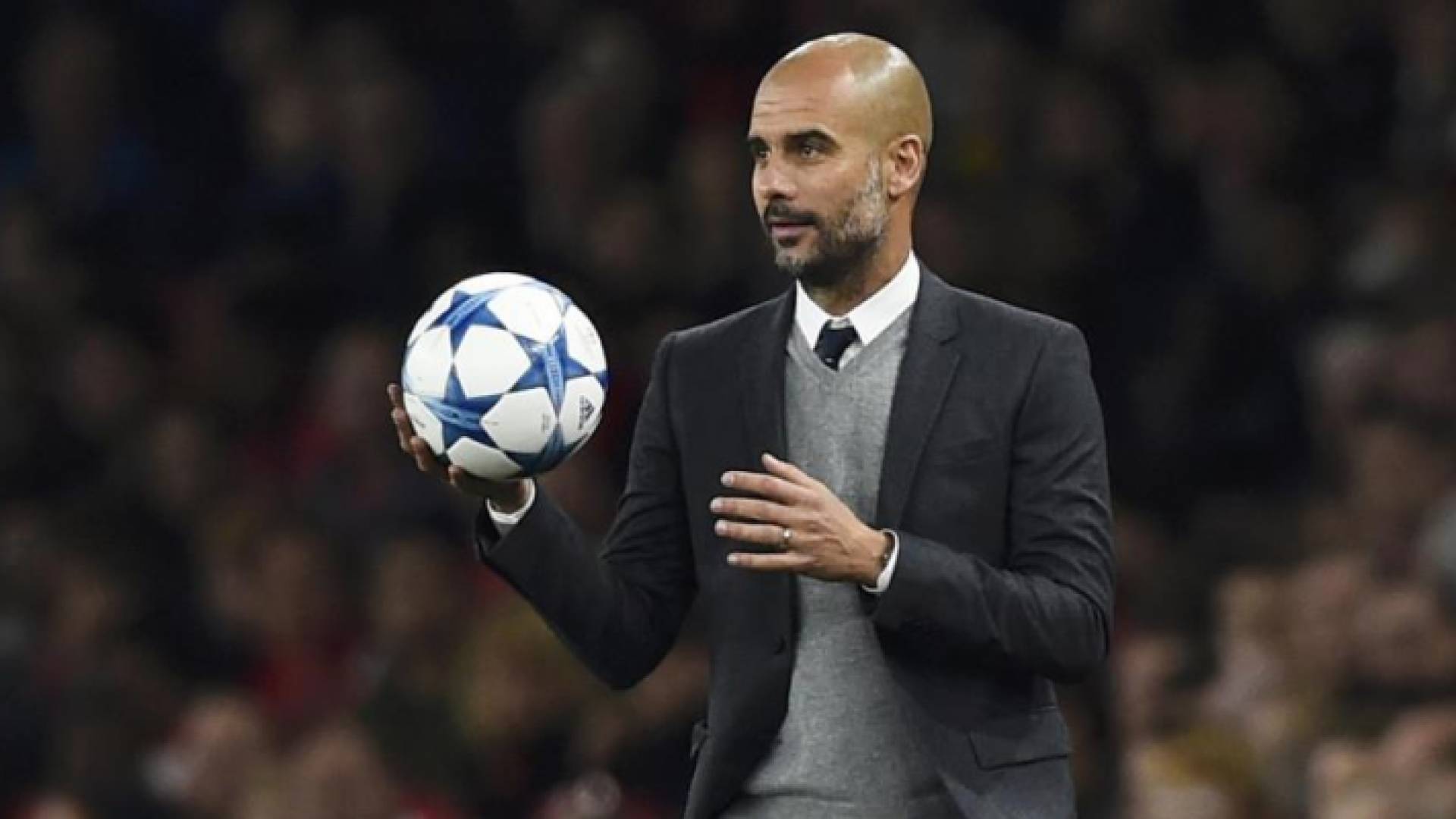 المدير الفني لنادي مانشستر سيتي بيب جوارديولا