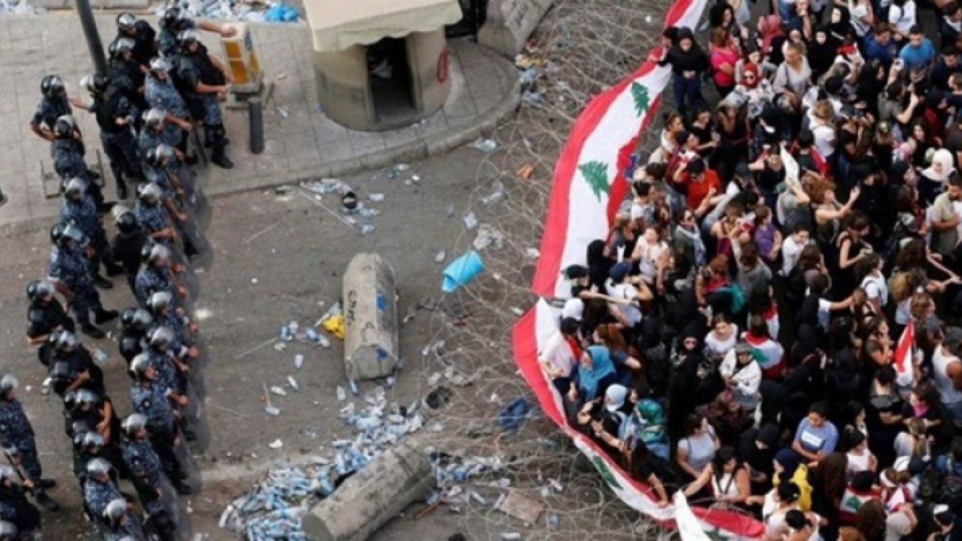 من المظاهرات في لبنان