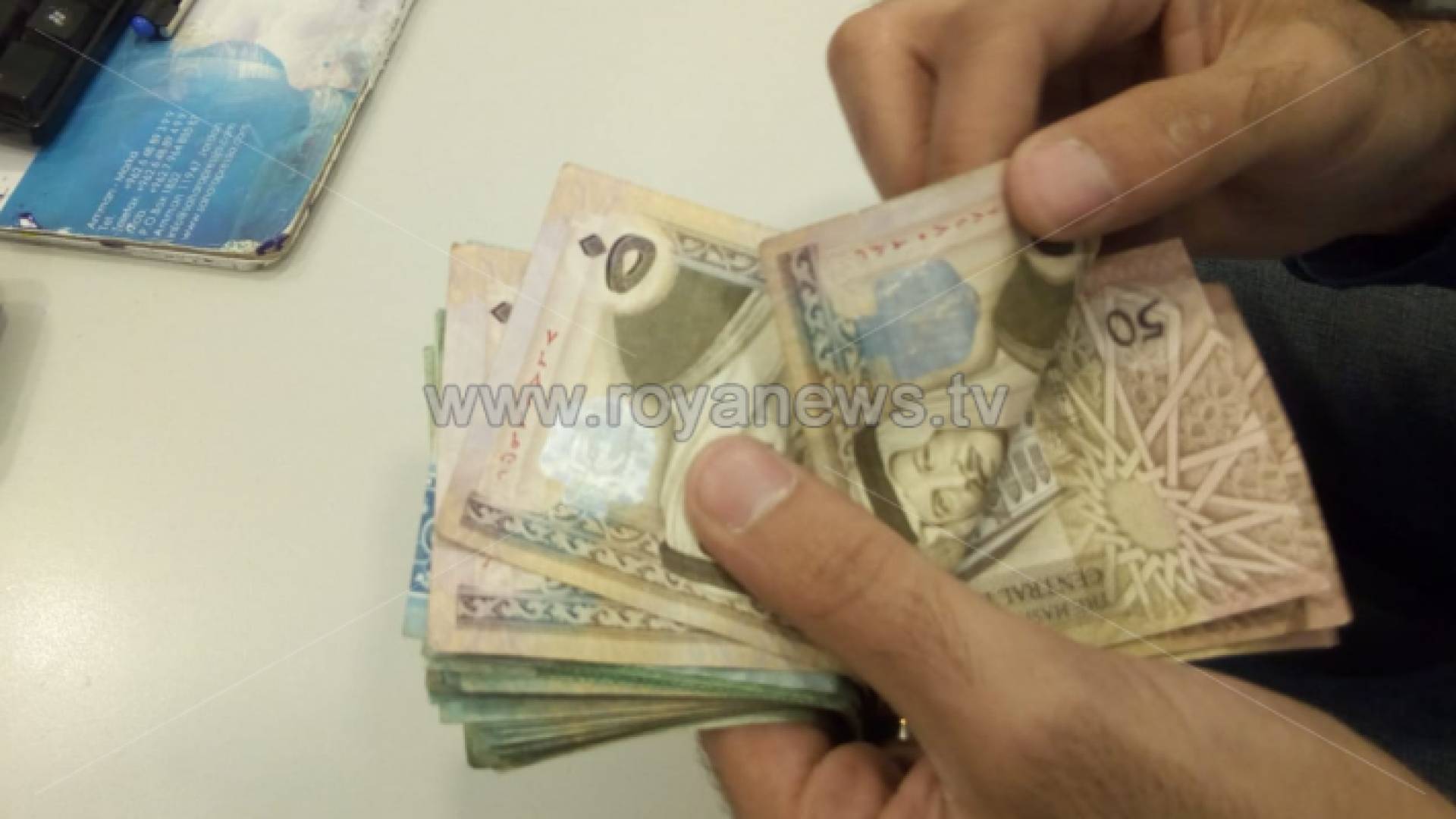 المؤمن عليه الذي لديه تسجيل مسبق بموقع المؤسسة الإلكتروني فبإمكانه الضغط على زر الدخول مباشرة