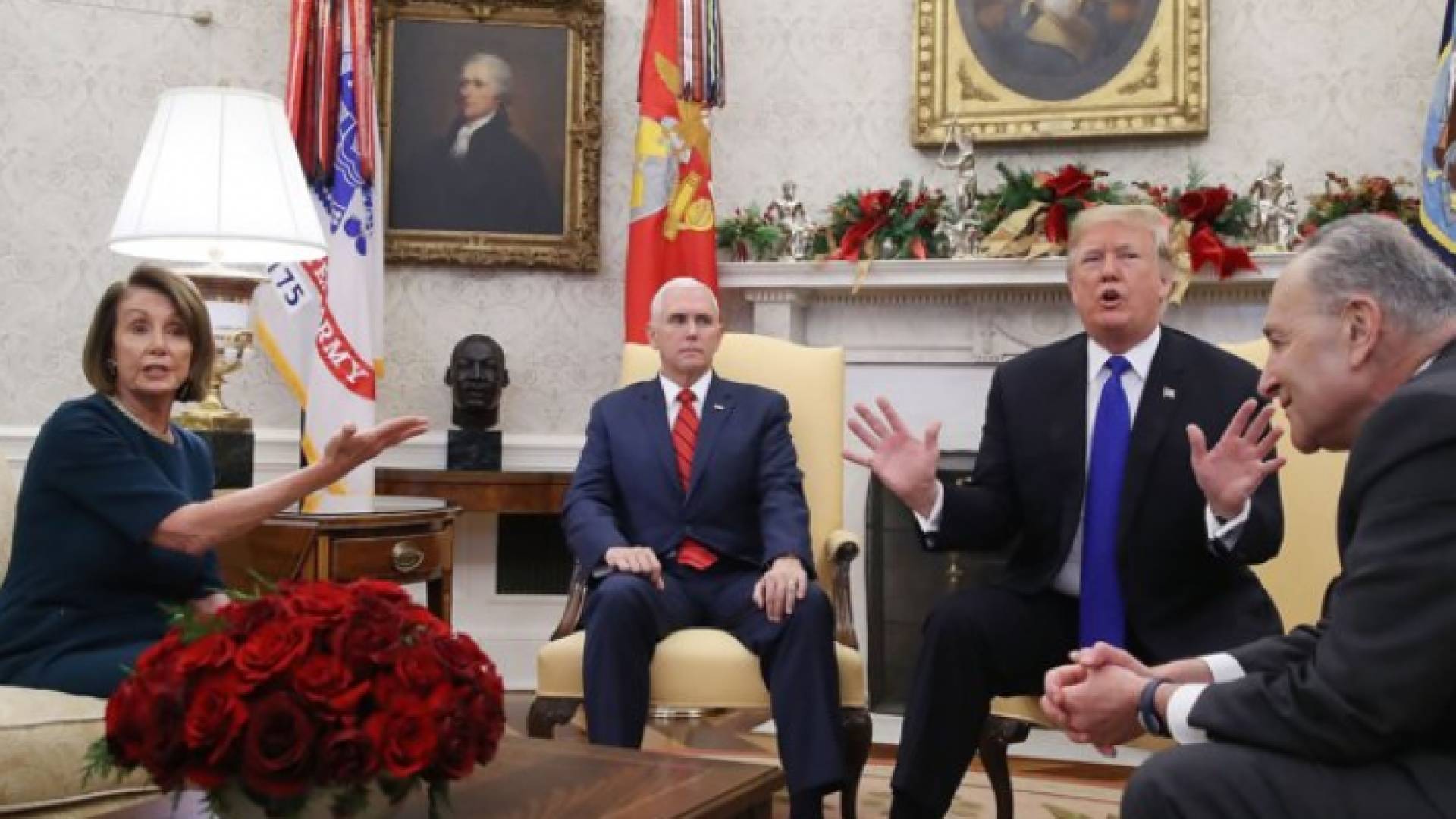 بيلوسي تأمر بصياغة لوائح الاتهام بحق الرئيس ترامب