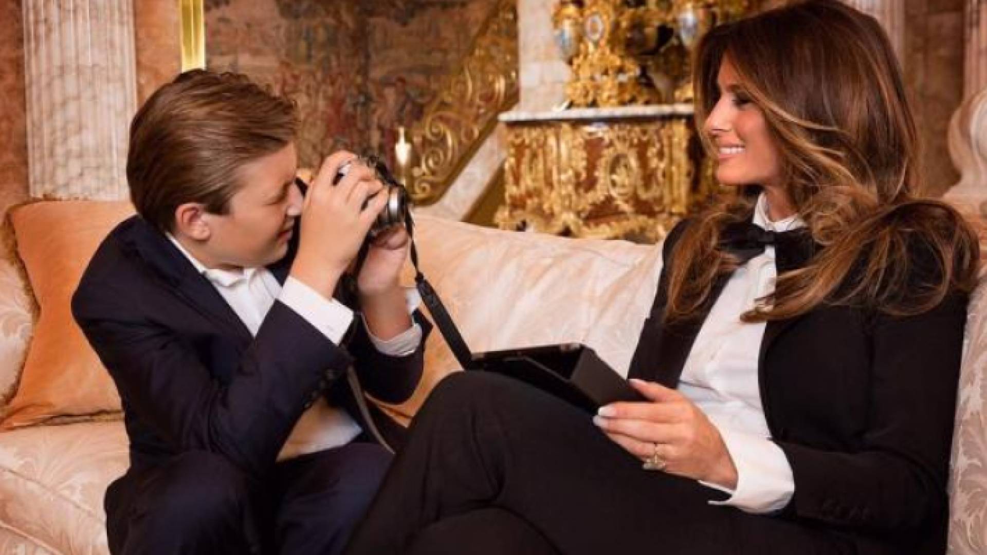 ميلانيا وبرفقتها بارون