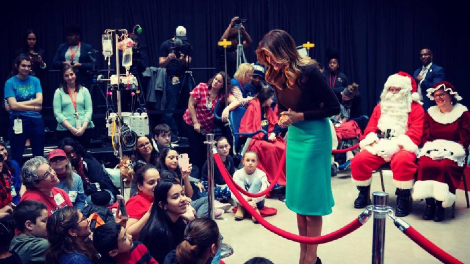 ميلانيا ترمب تقرأ للأطفال