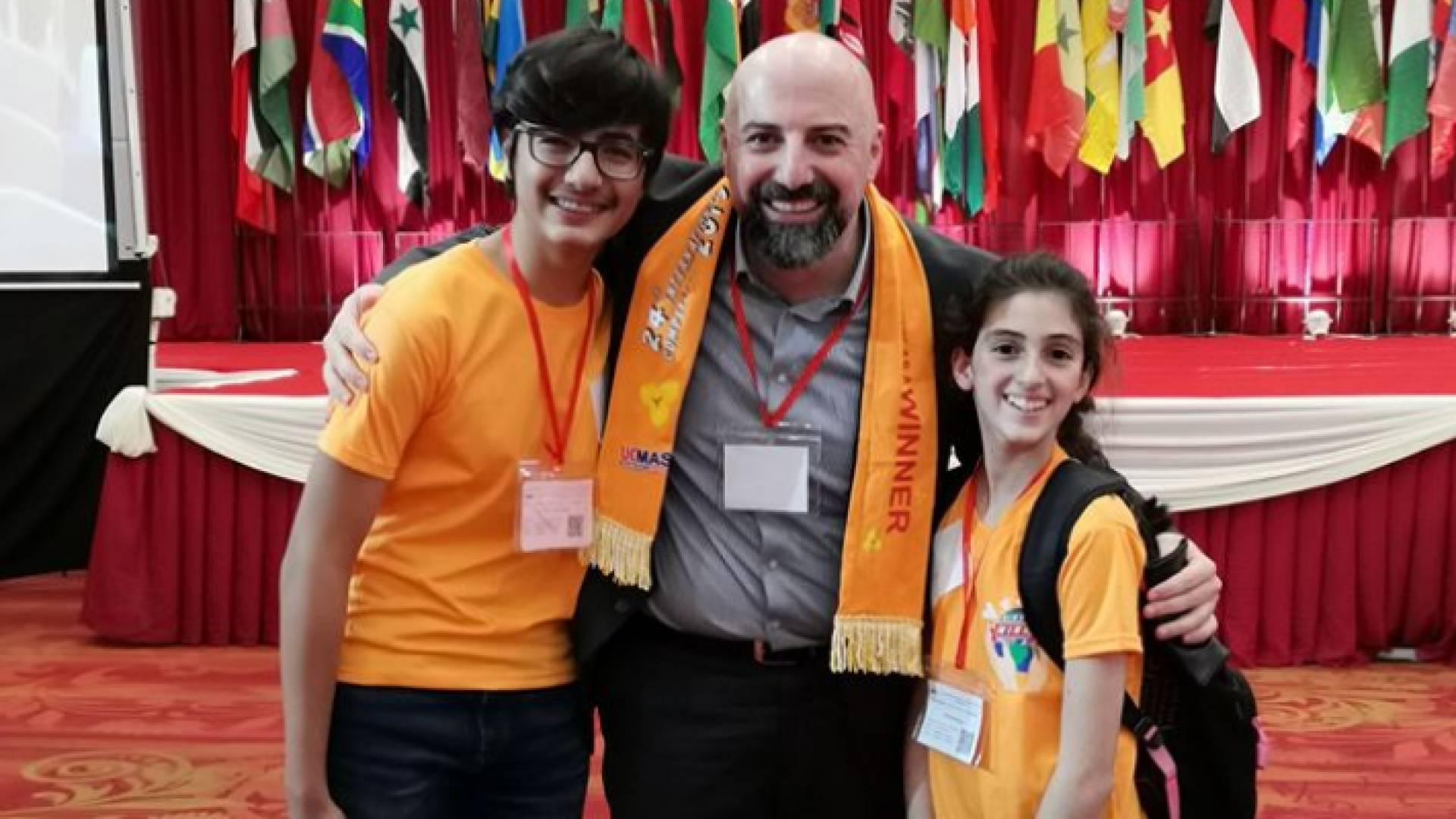 الطالبان يامن غزال ويارا مسعد يحملان اسم الأردن للعالمية