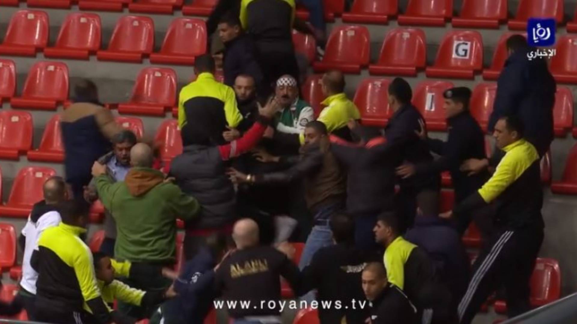 مشاجرة لاعبي الأهلي وجماهير الوحدات في دوري السلة