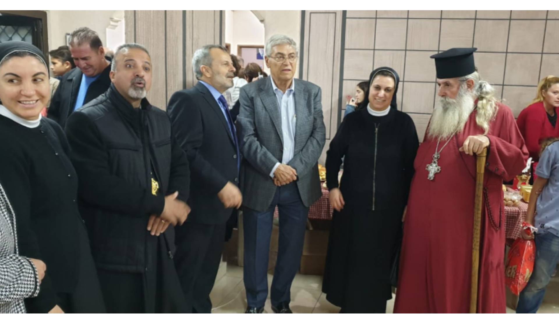 الصايغ يضيء شجرة " الميلاد" في الجمعية الارثوذكسية بالعقبة