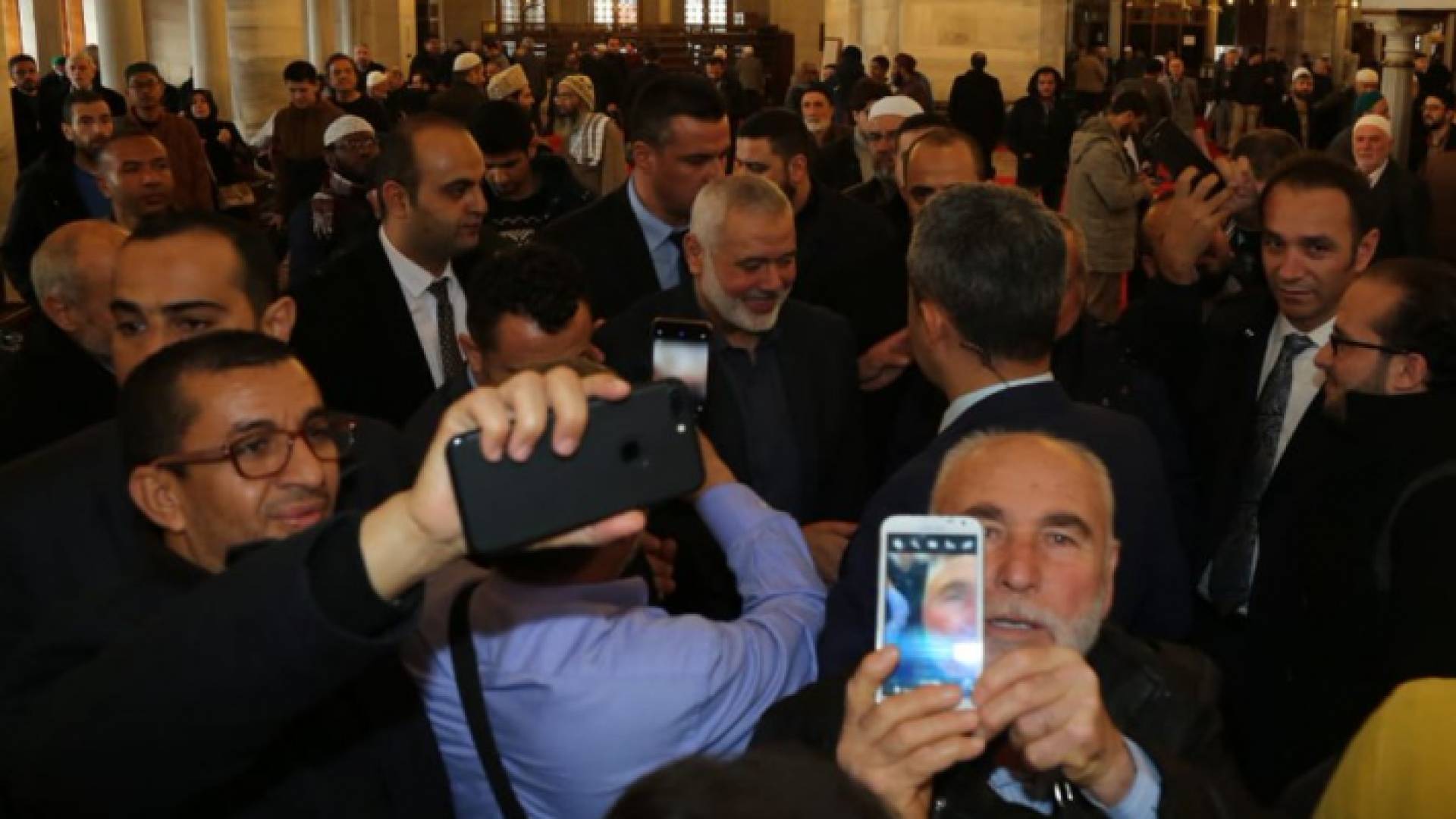 هنية يعتزم زيارة عدد من الدول