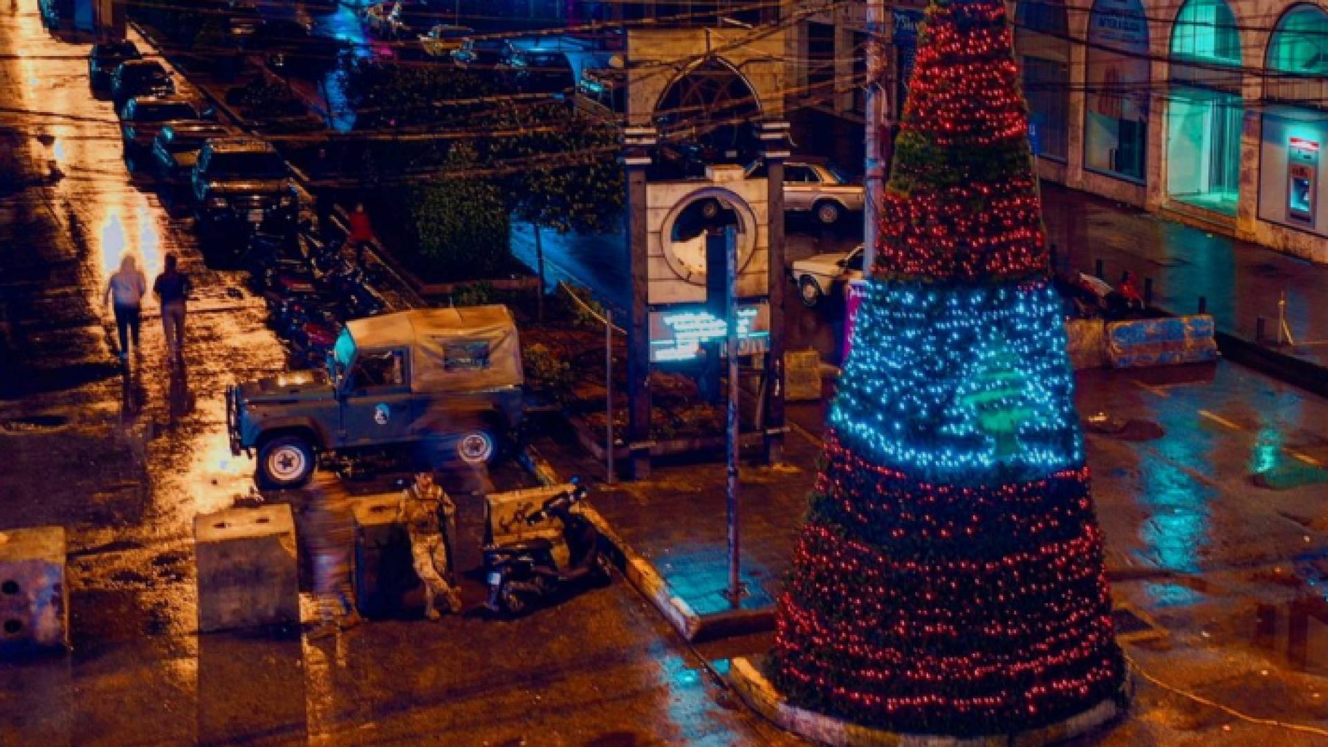 عودة الهدوء إلى منطقة الرينغ بعد اشتباكات بين المتظاهرين وقوات الأمن