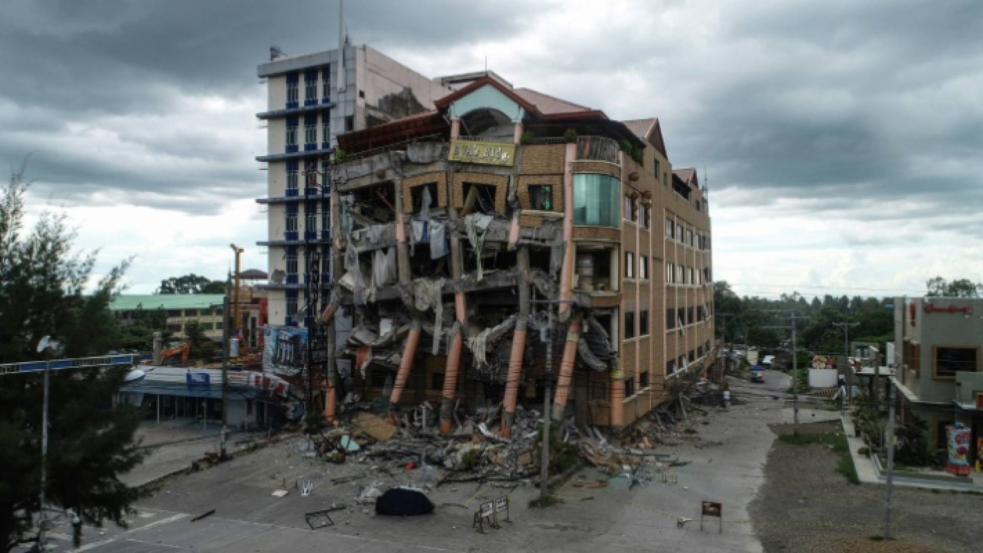 زلزال بقوة 6,8 درجات يضرب جنوب الفيليبين