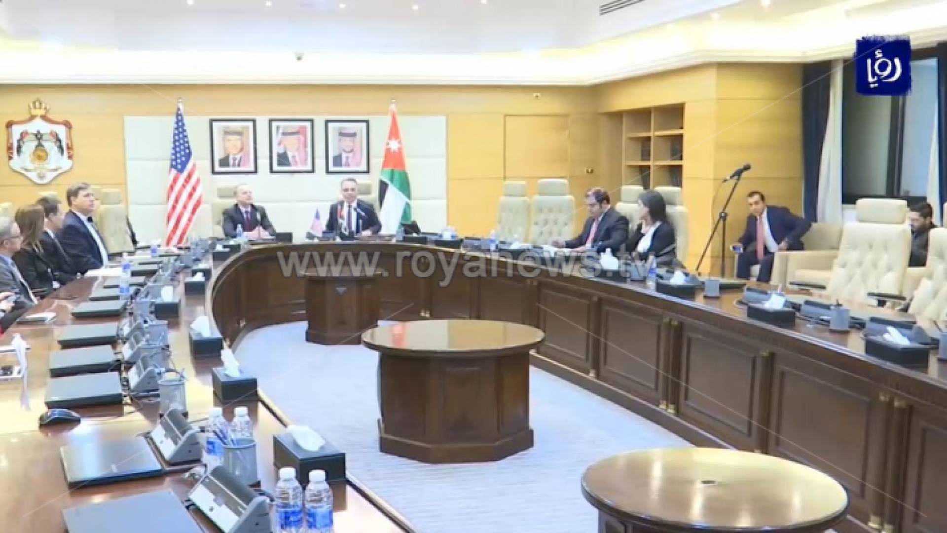 جانب من توقيع الاتفاقية