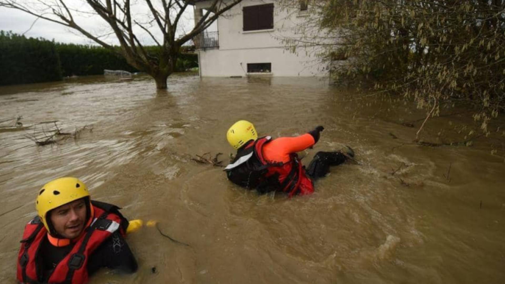 عاصفة تضرب جنوب غرب فرنسا