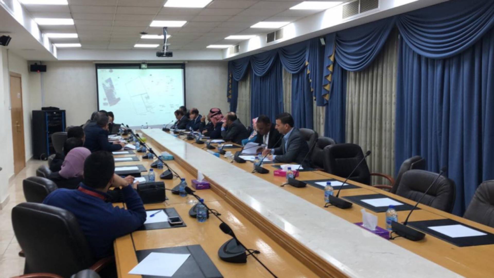 من الاجتماع