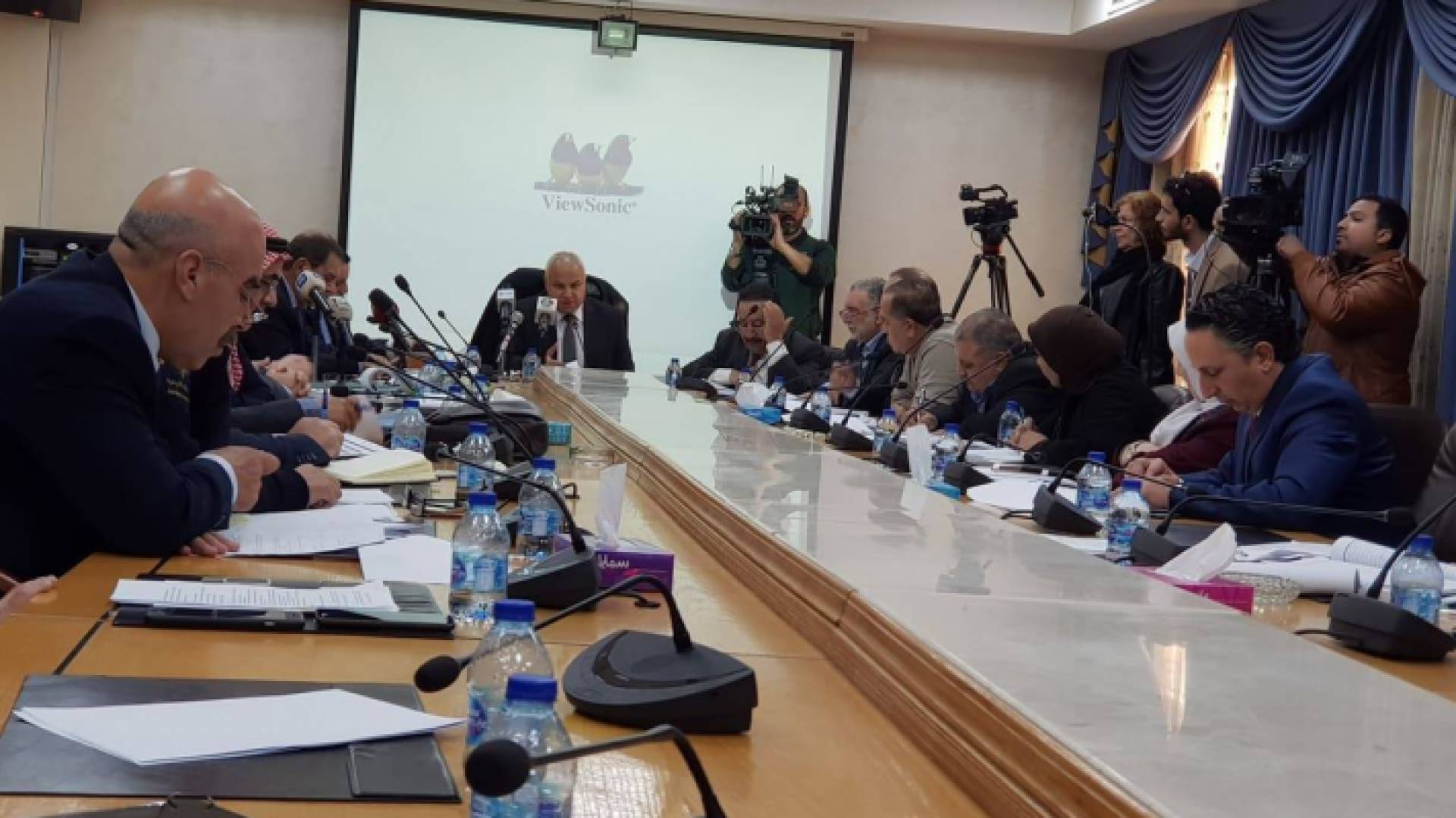 من اجتماع اللجنة