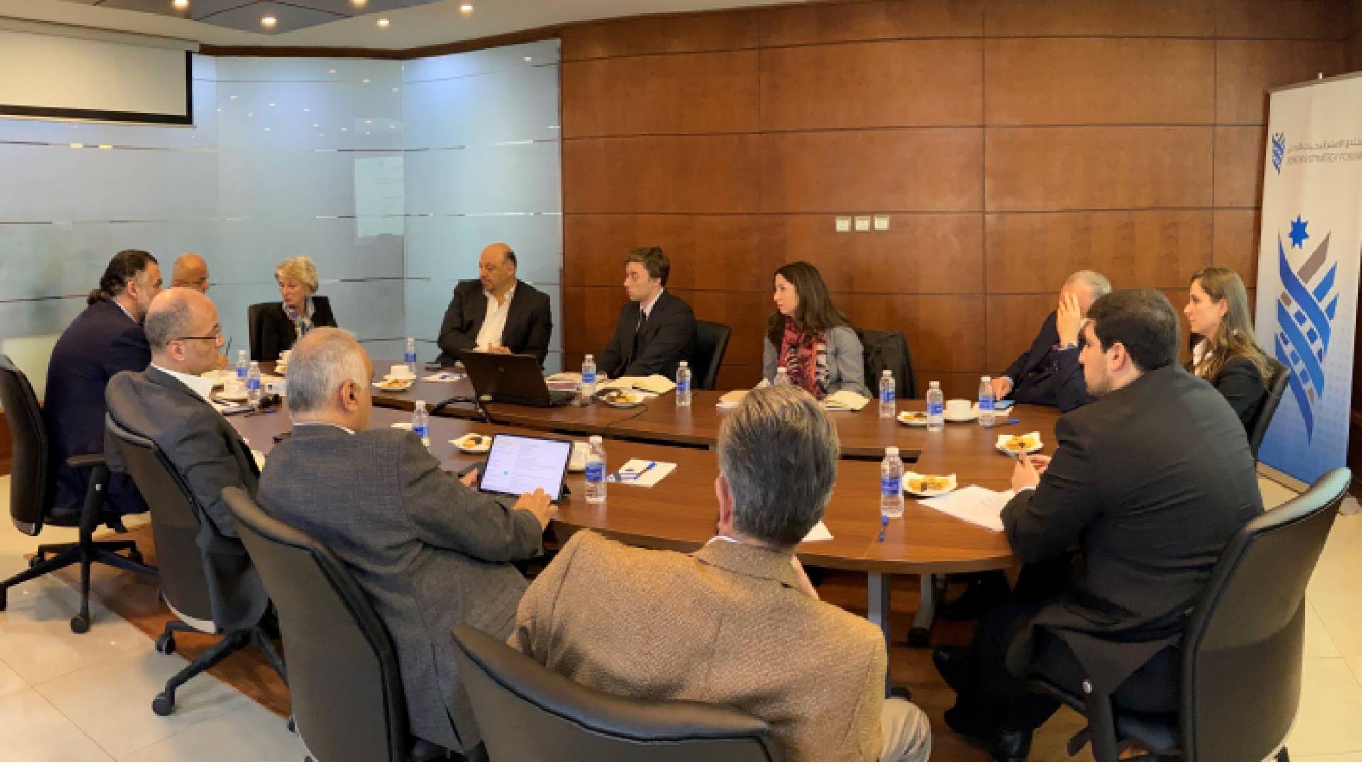 "الاستراتيجيات" يعقد جلسة حوار مركزة مع الرئيسة والمديرة التنفيذية لمركز وودرو ولسن