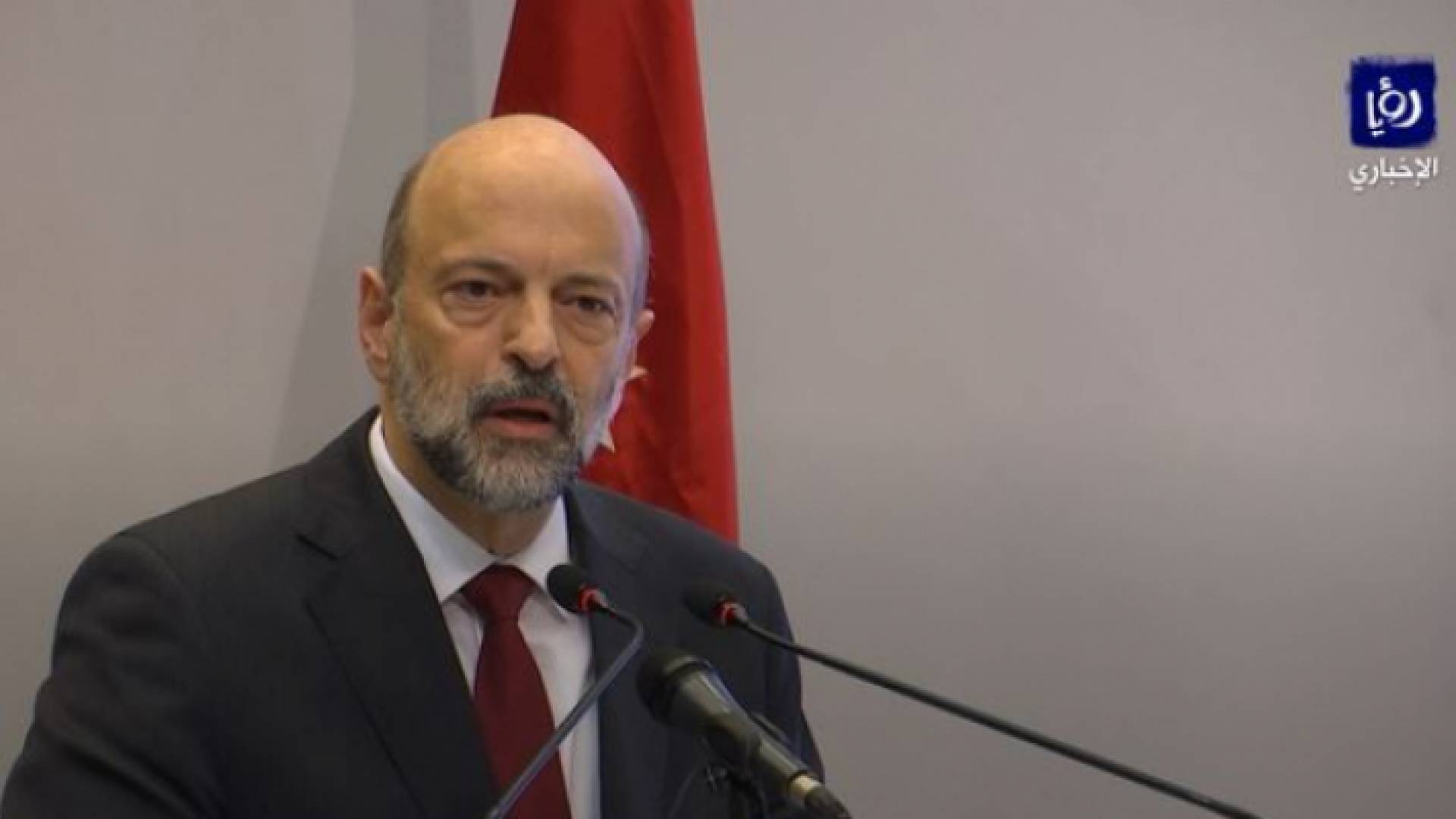 الرزاز يستذكر شهداء قلعة الكرك