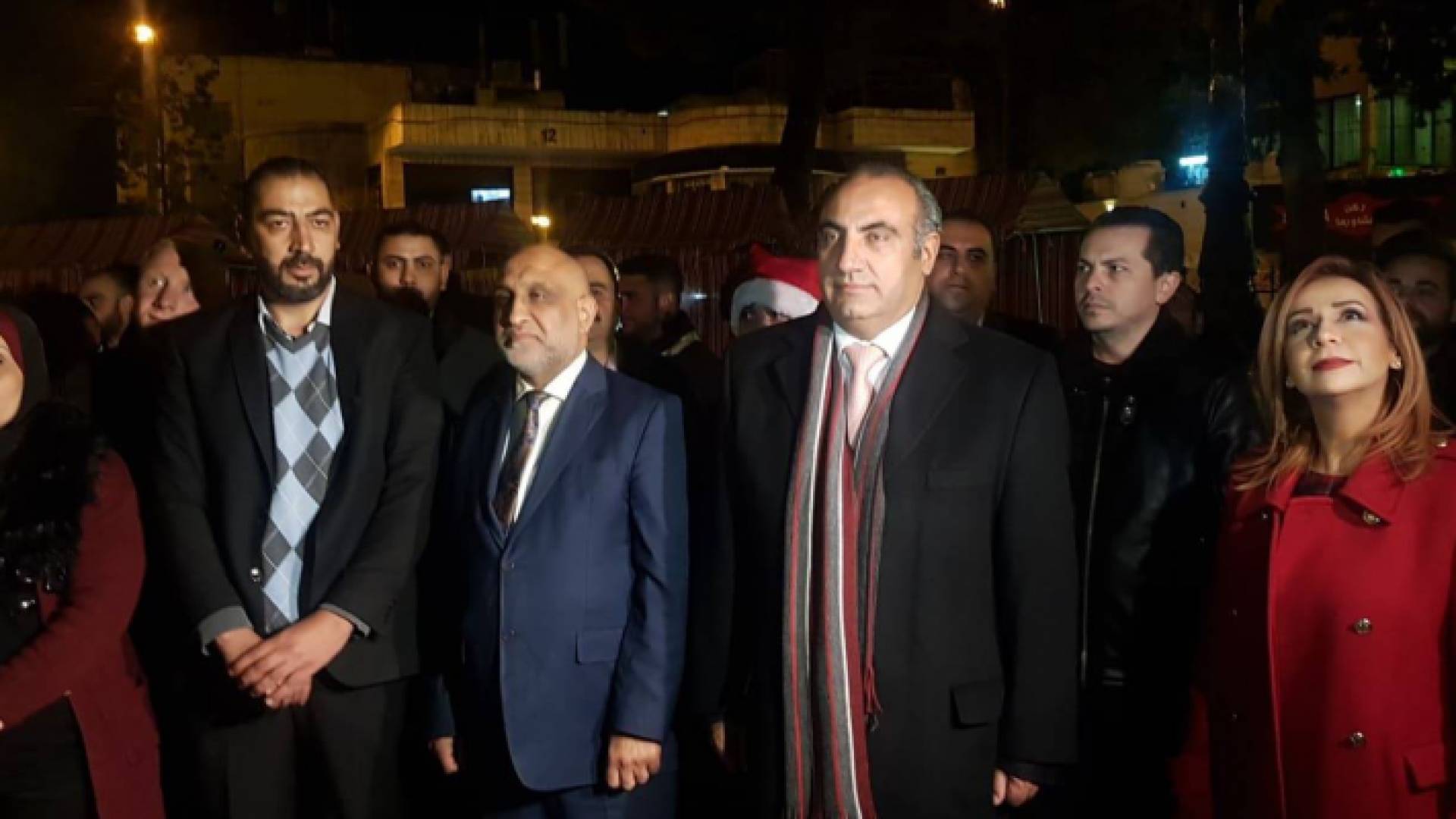 إضاءة شجرة عيد الميلاد في اللويبدة