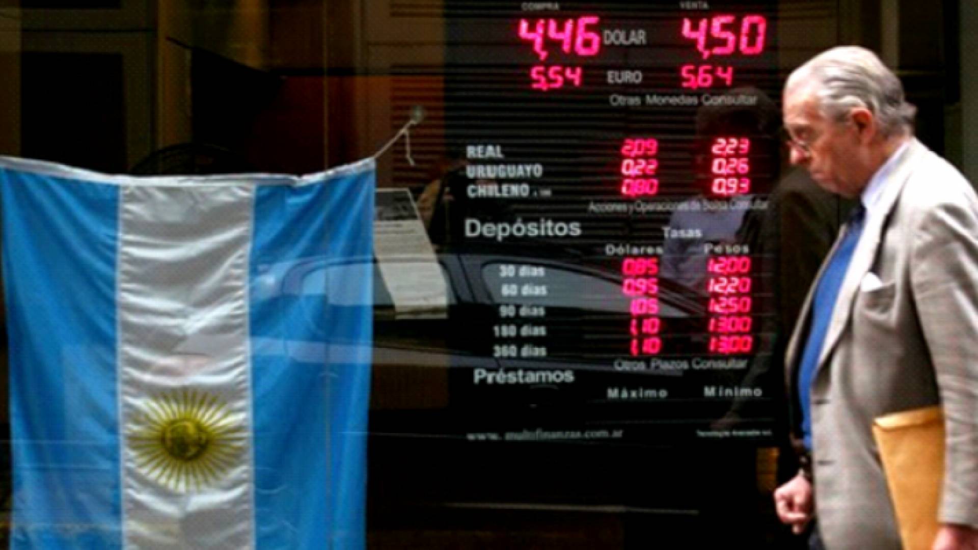 الأرجنتين تتخذ إجراءات عاجلة لمحاولة الخروج من أزمتها الاقتصادية