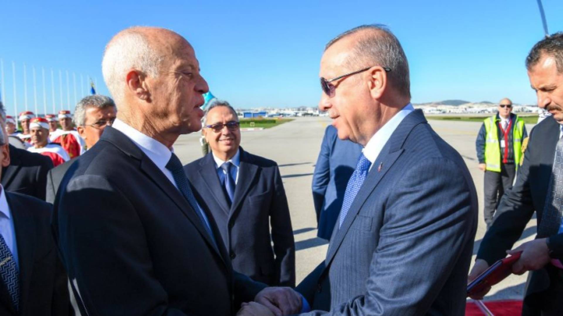 أردوغان يقوم بزيارة خاطفة لتونس