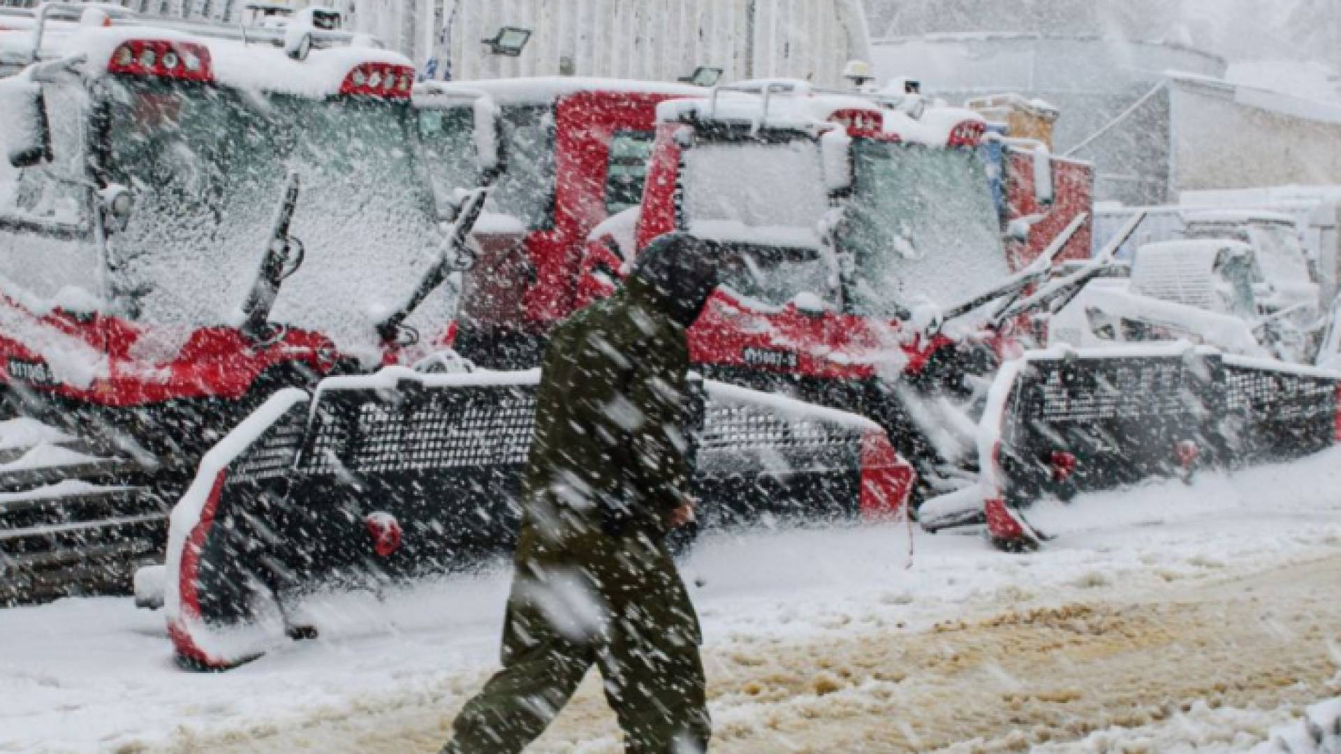 ثلوج على جبل الشيخ بسمك 40 سم