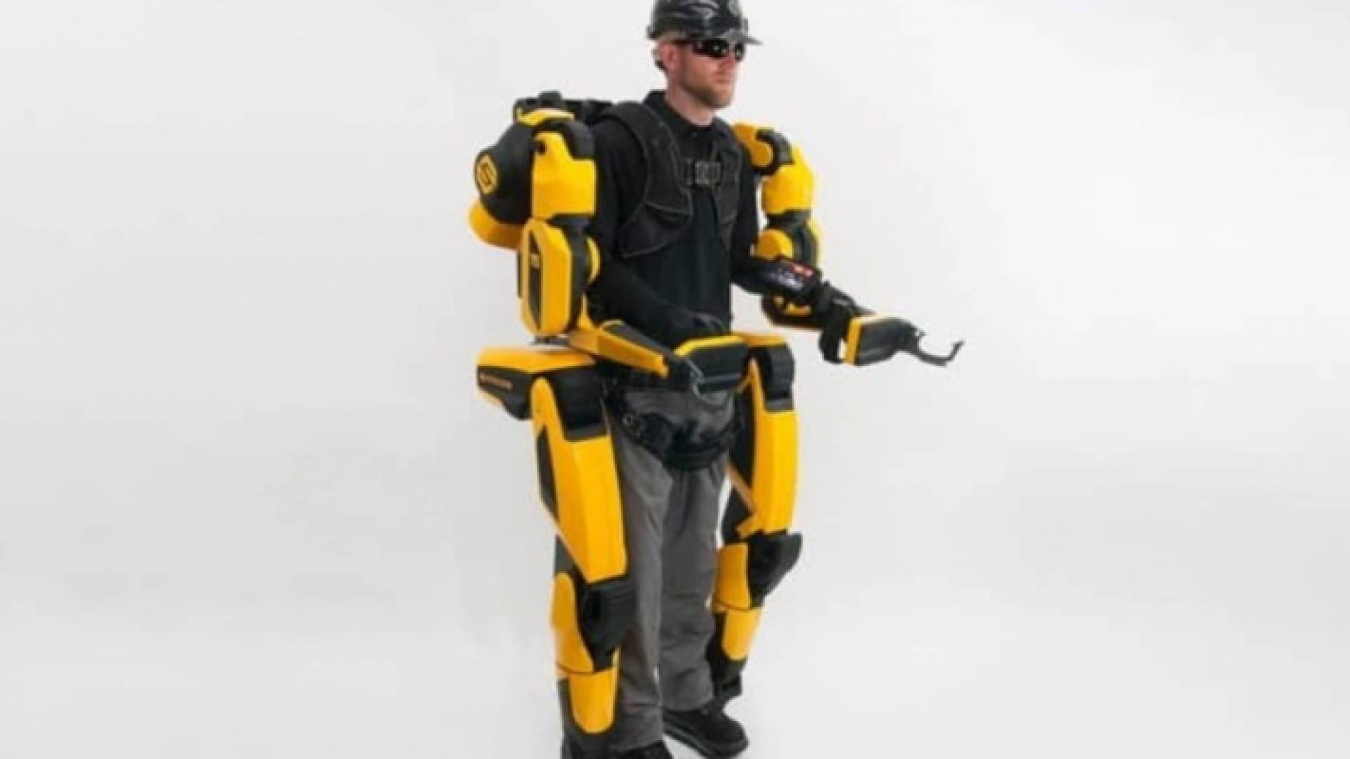 بدلة ذكية تسمح للمستخدم بحمل أوزان ثقيلة بسهولة