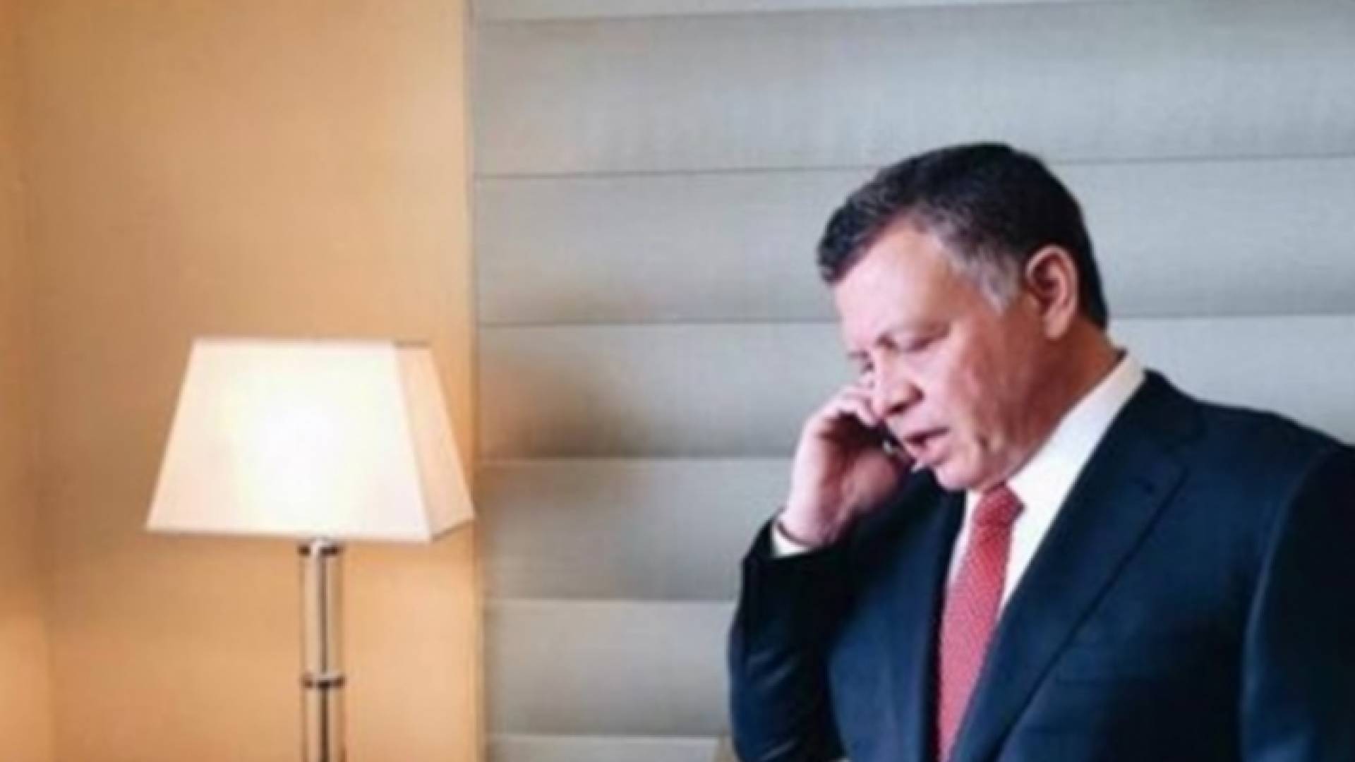 الملك يجري اتصالا هاتفيا مع العاهل المغربي