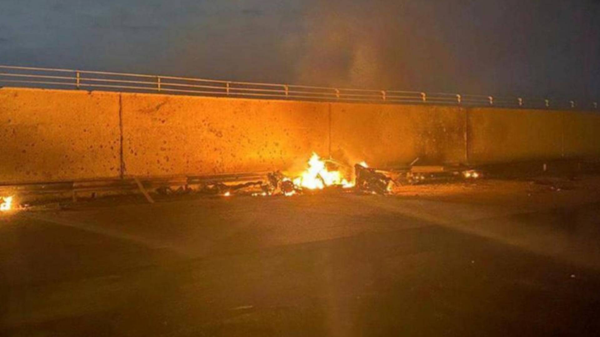 الصورة من المكان الذي قتل فيه قاسم سليماني