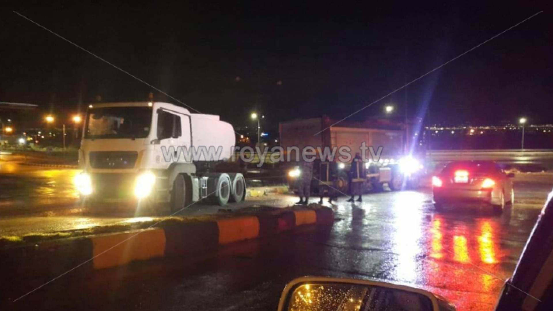 الدفاع المدني يتعامل مع تدهور شاحنة محروقات جنوب محافظة اربد