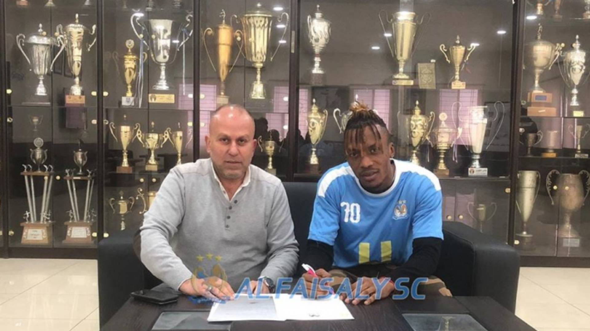 من حفل التوقيع