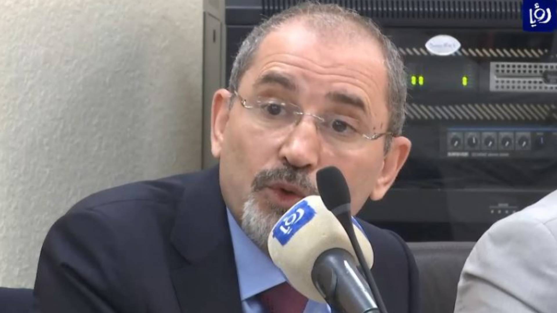 خلال اللقاء