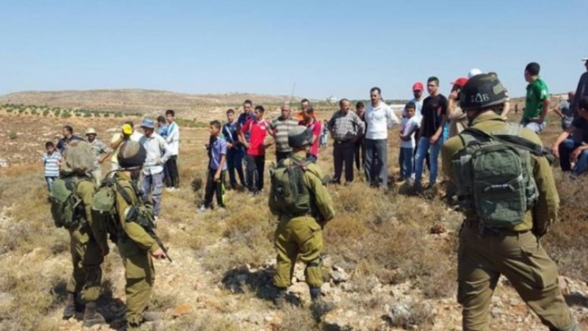 الاحتلال يصادر أراضي - ارشيفية