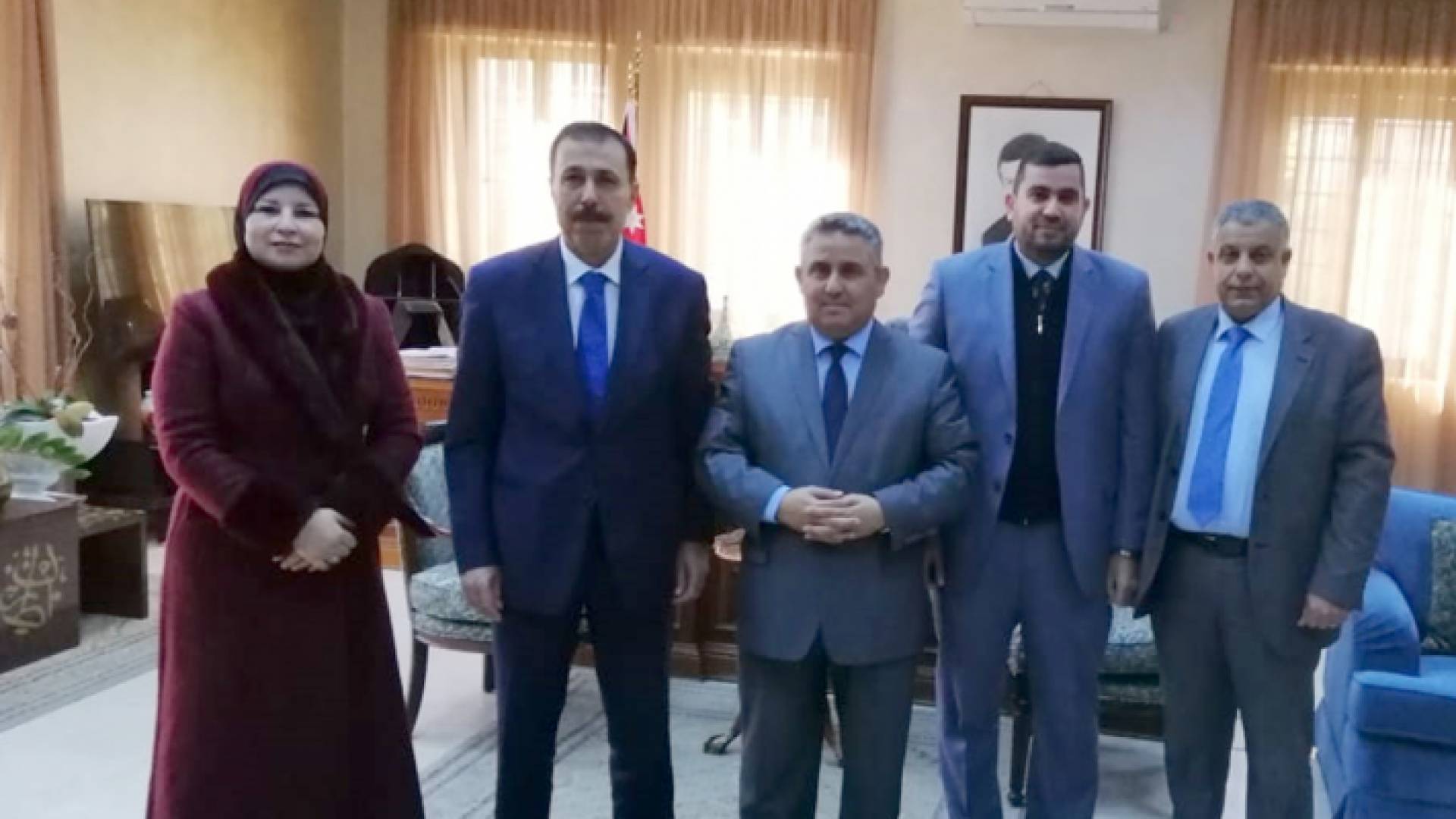 وزير التربية يتسلم مذكرة بمطالب المهندسين الزراعيين